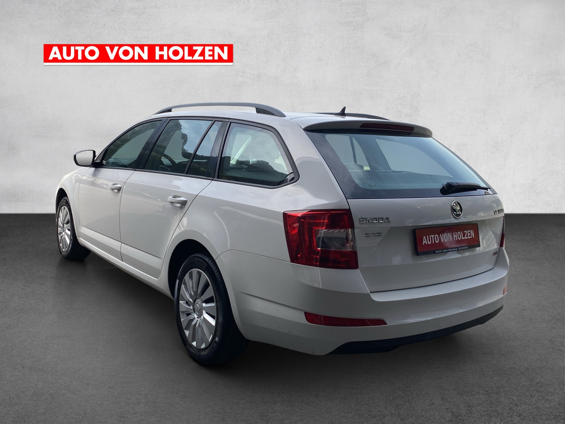 SKODA Octavia Combi 1.6 TDI Ambition 4x4-image-1