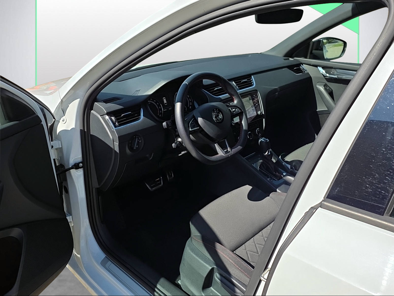 SKODA Octavia Combi 2.0 TDI RS 4x4 DSG-image-5