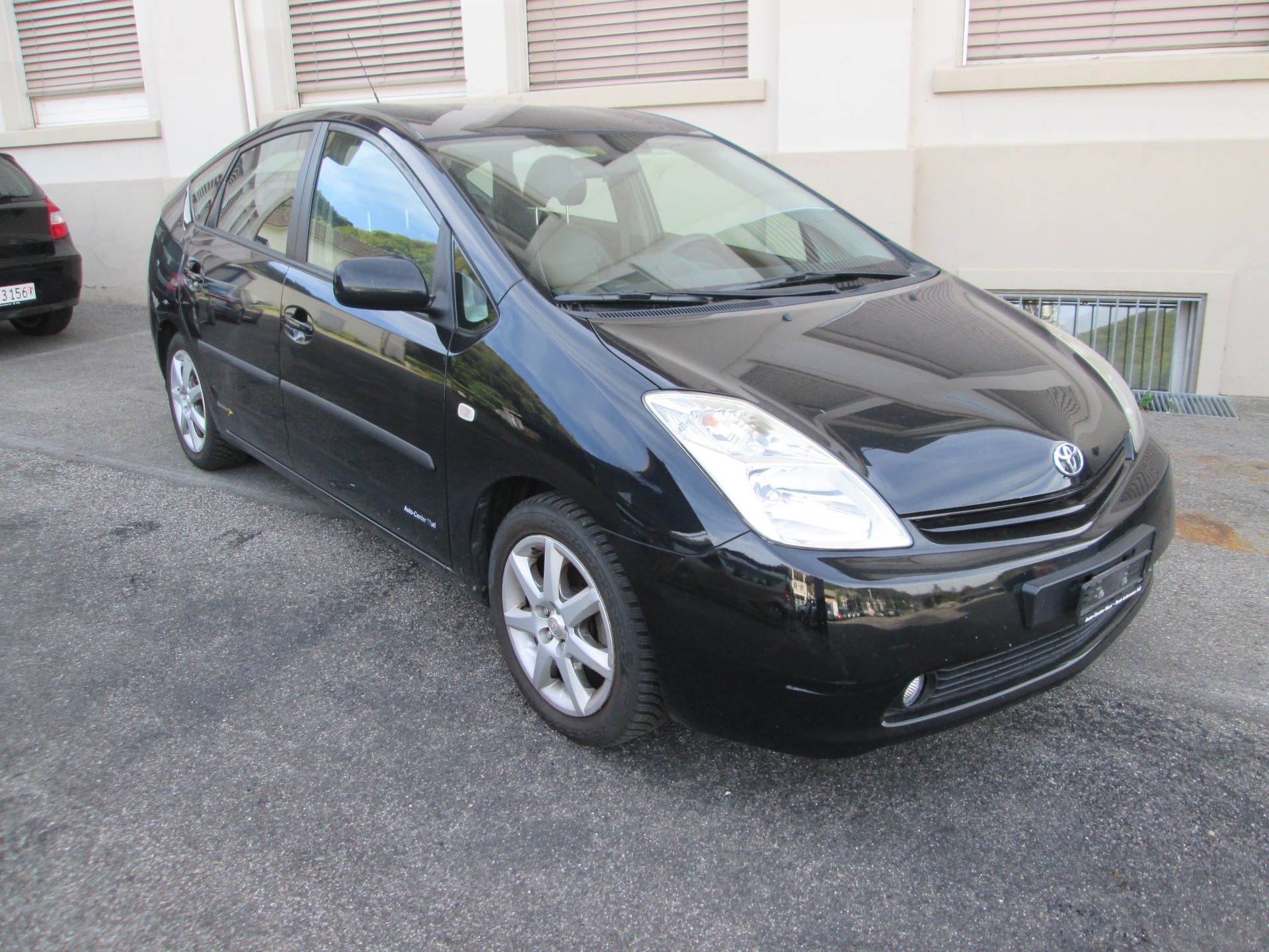 TOYOTA Prius 1.5 16V Hybrid-image-2