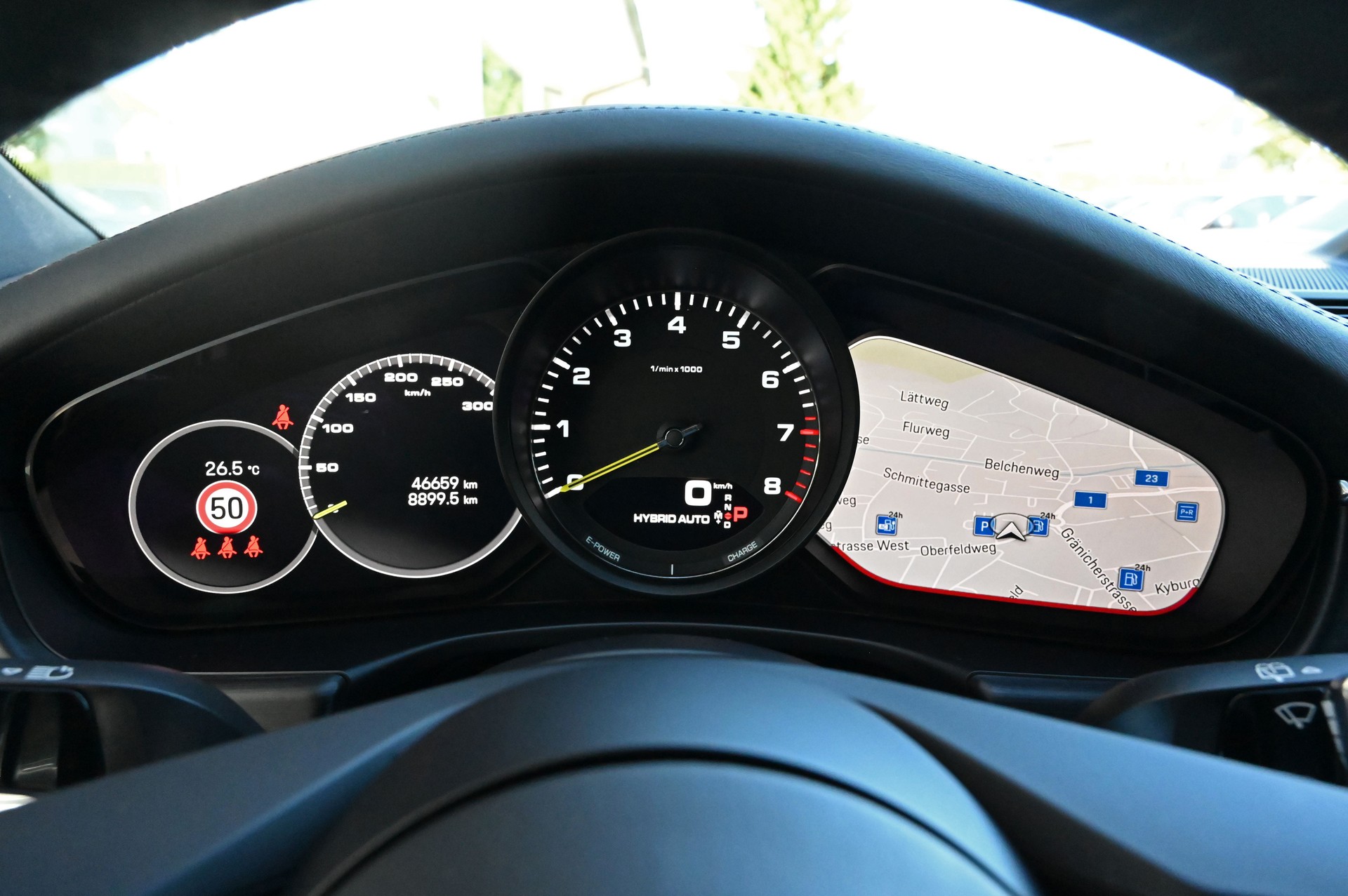 PORSCHE Panamera 4 E-Hybrid PDK "cherry metallic"-image-12