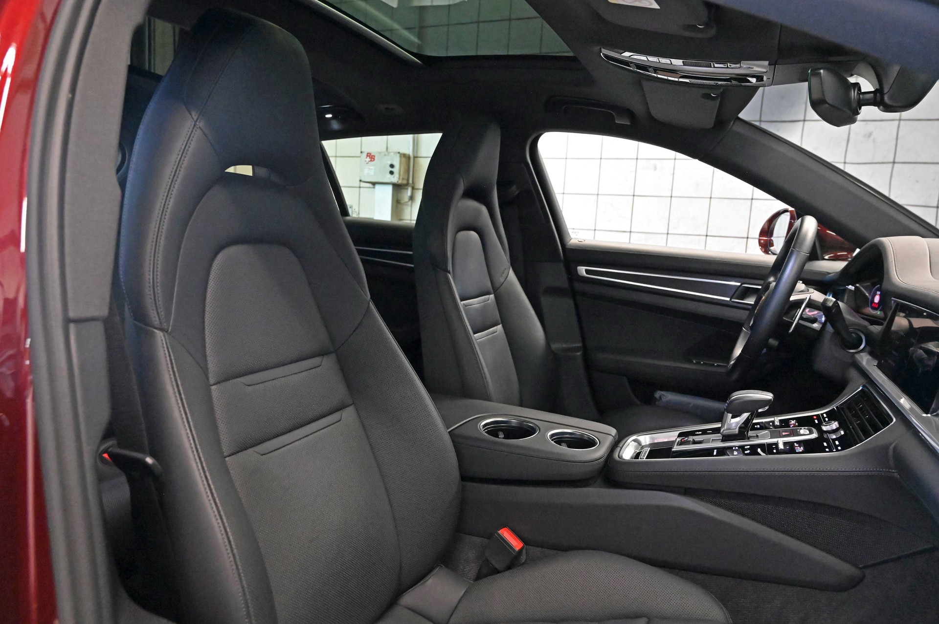 PORSCHE Panamera 4 E-Hybrid PDK "cherry metallic"-image-27