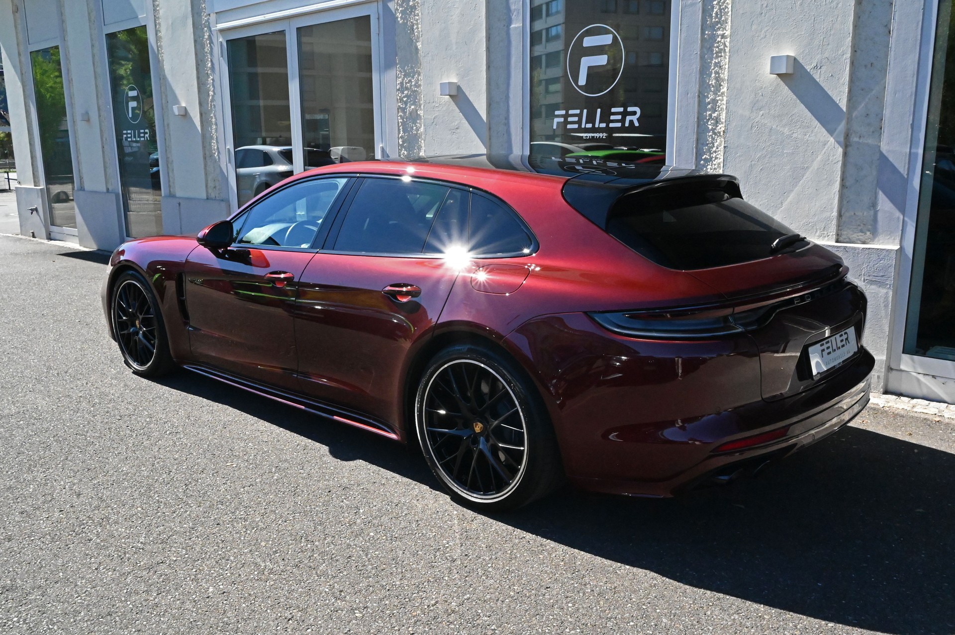 PORSCHE Panamera 4 E-Hybrid PDK "cherry metallic"-image-6