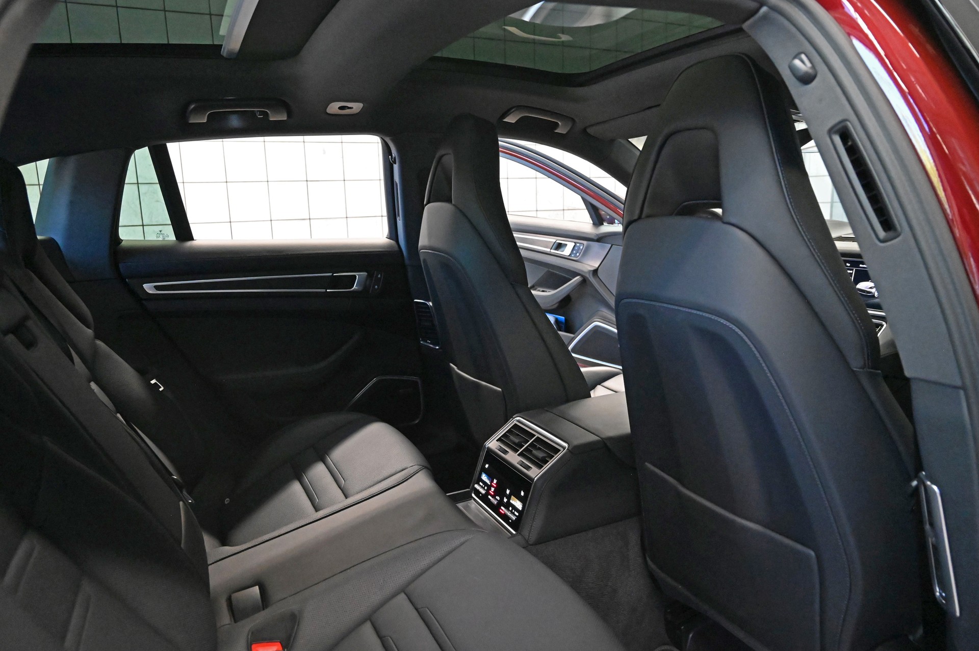 PORSCHE Panamera 4 E-Hybrid PDK "cherry metallic"-image-24
