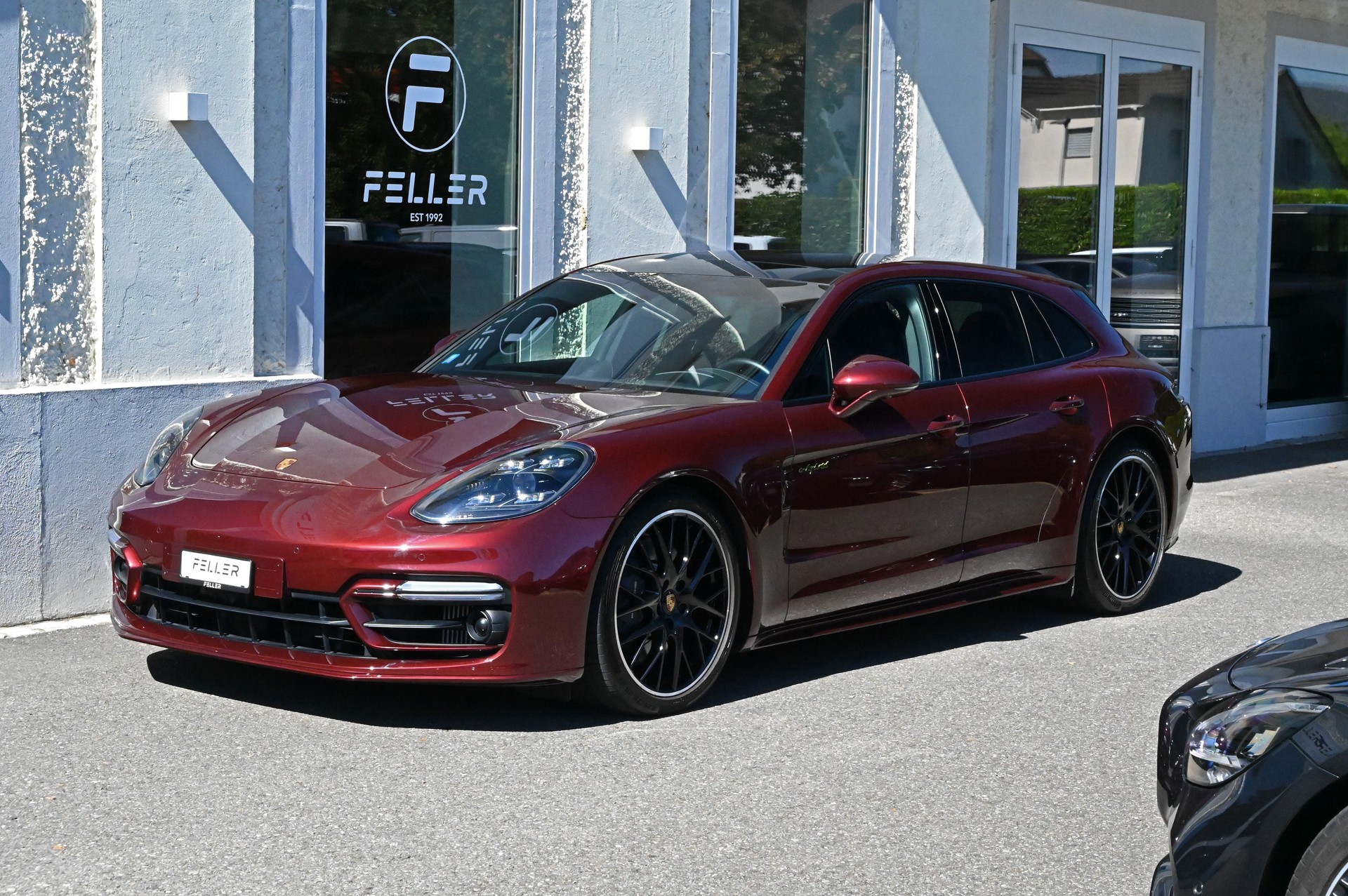 PORSCHE Panamera 4 E-Hybrid PDK "cherry metallic"-image-0