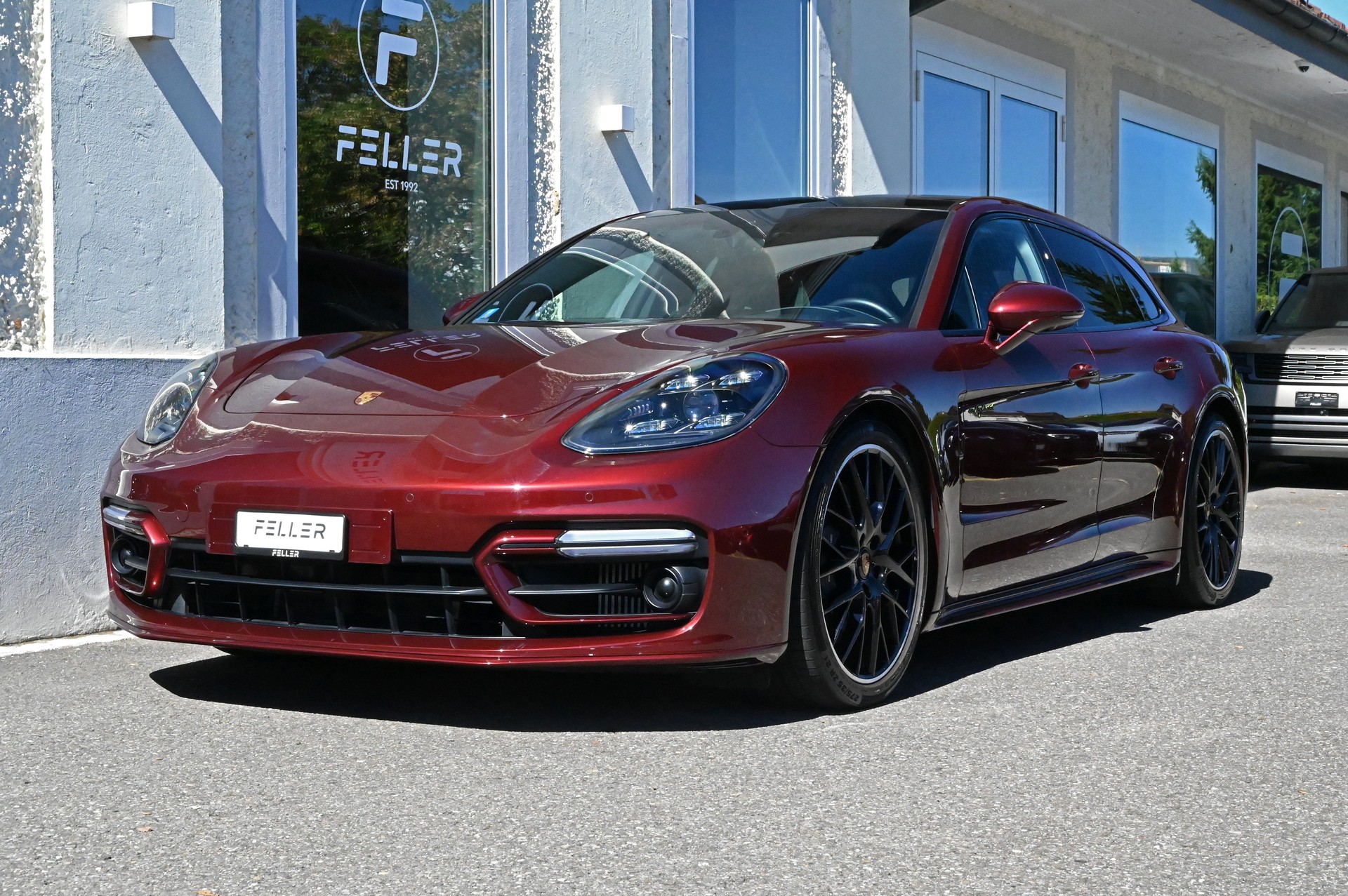 PORSCHE Panamera 4 E-Hybrid PDK "cherry metallic"-image-1