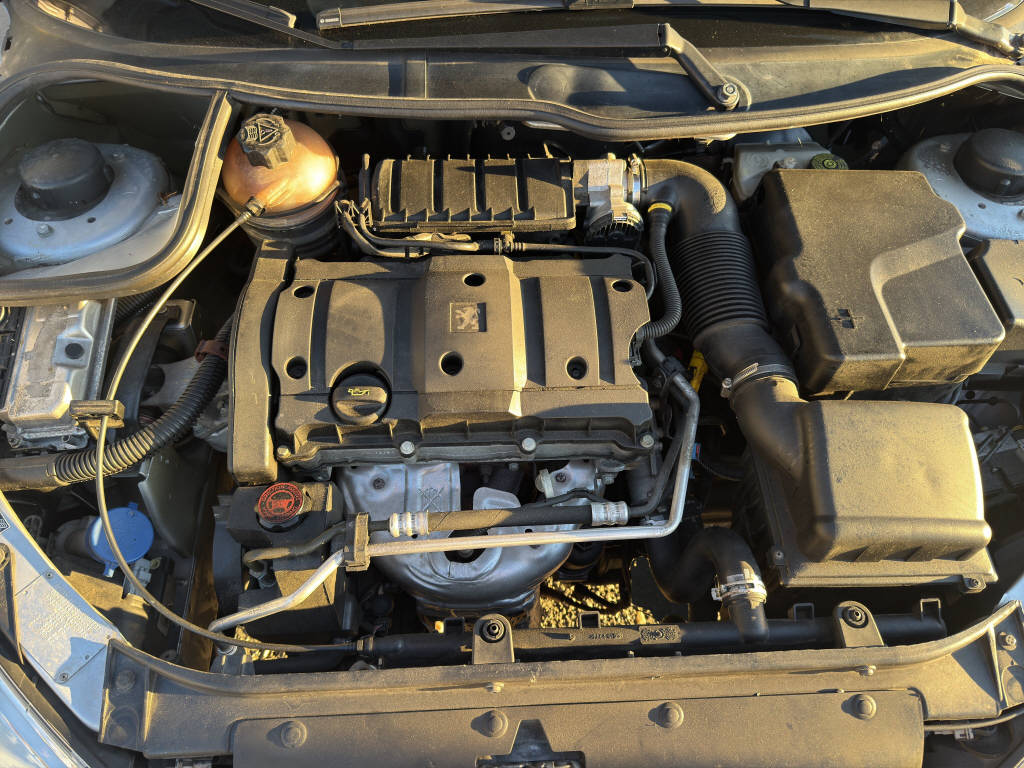 PEUGEOT 206 CC 1.6 16V Platinium-image-10
