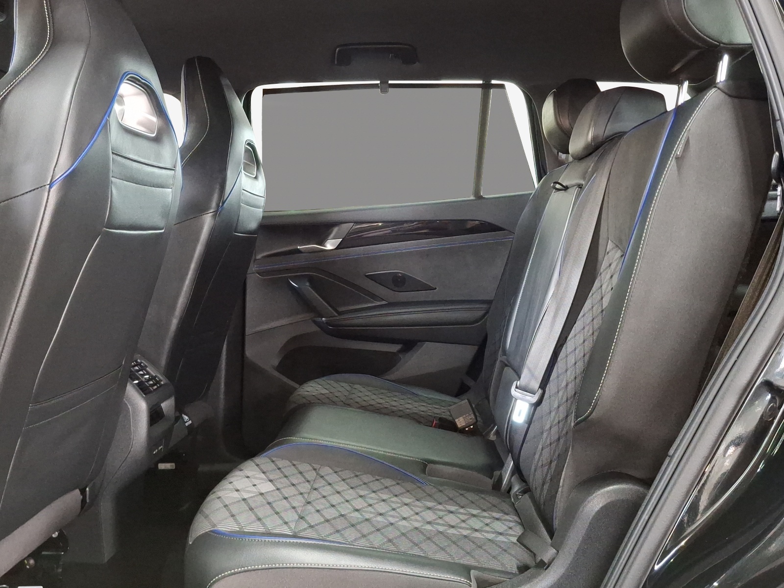 VW Tayron 2.0 TSI R-Line DSG 4Motion-image-11