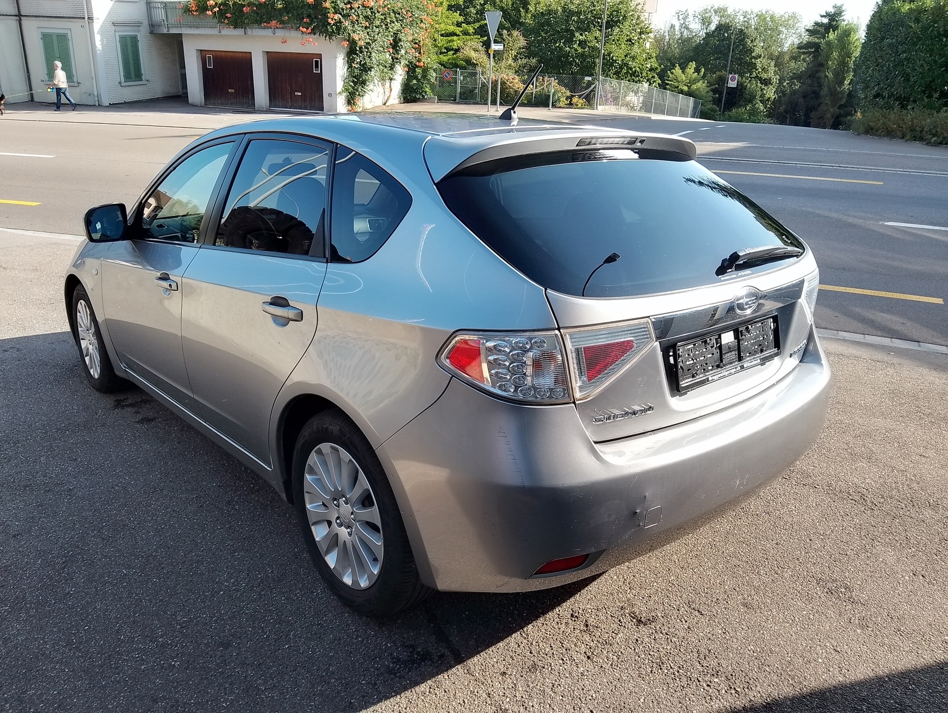SUBARU Impreza 2.0R Comfort Automatic-image-10
