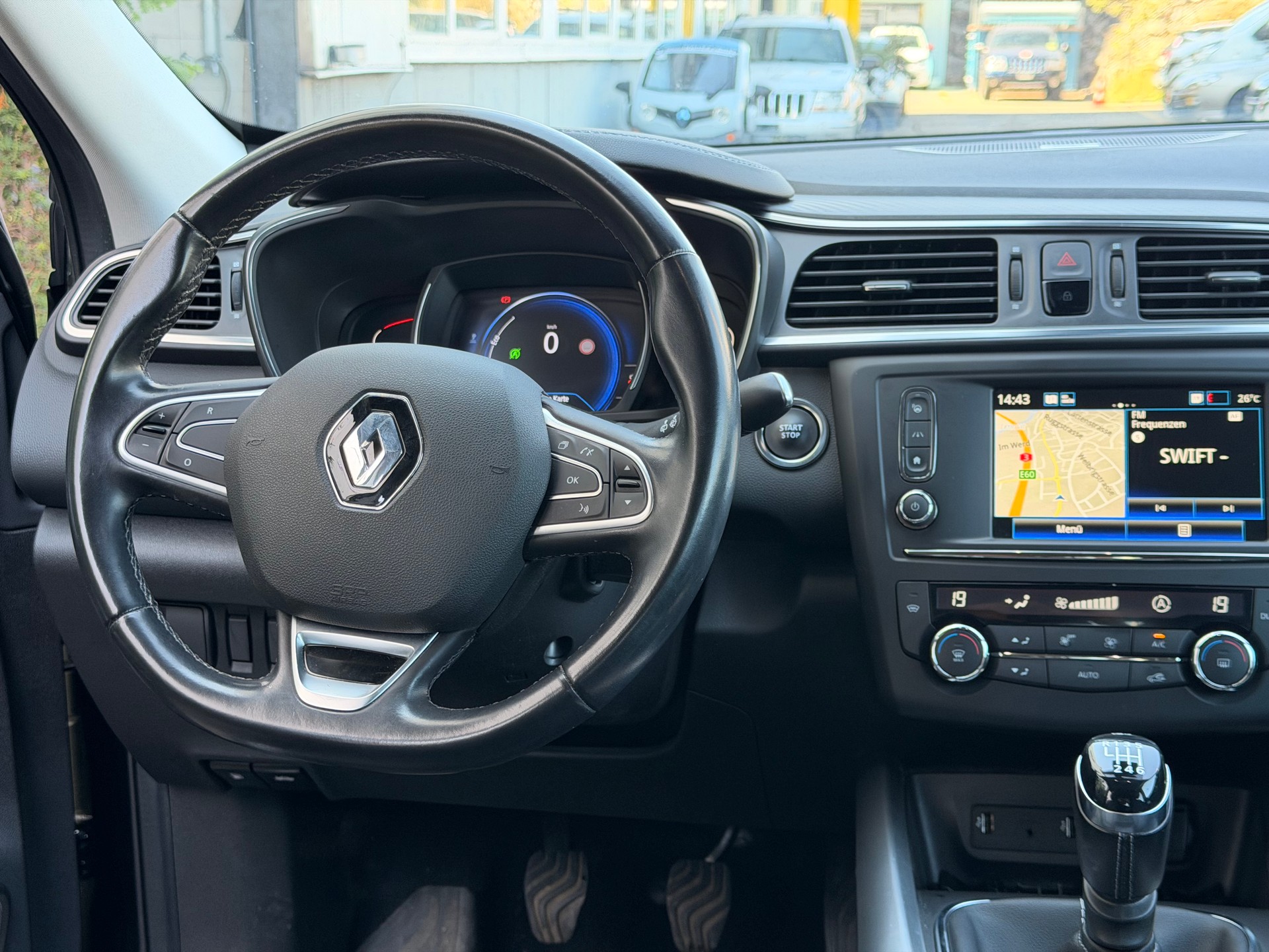 RENAULT Kadjar 1.6 16V Turbo Intens-image-8
