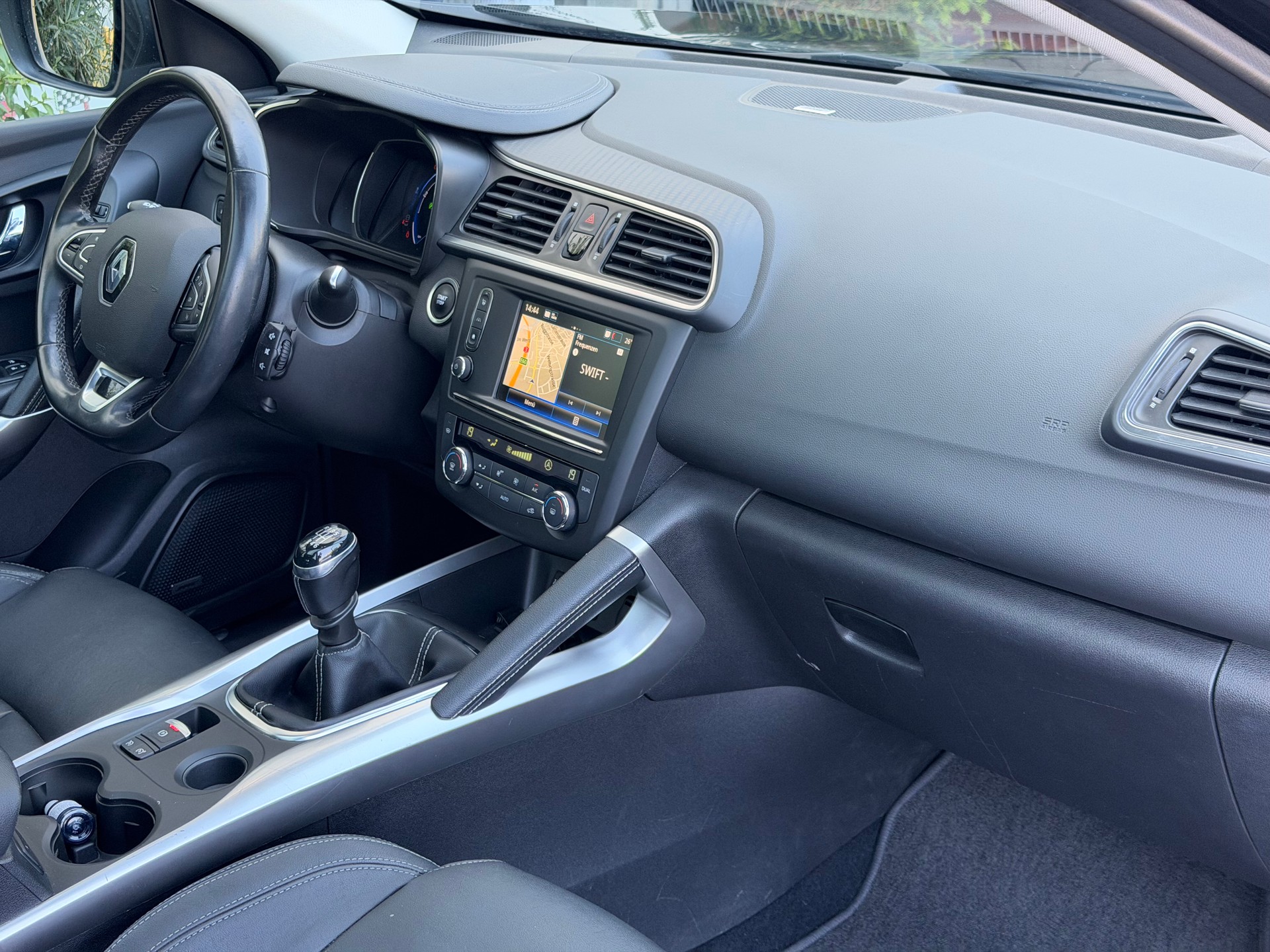 RENAULT Kadjar 1.6 16V Turbo Intens-image-12