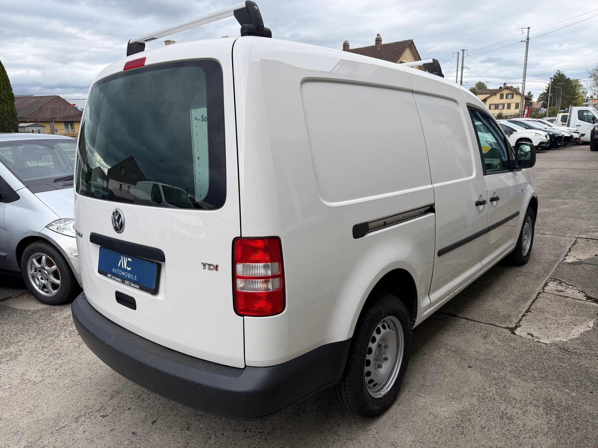 VW Caddy Maxi 1.6 TDI-image-2