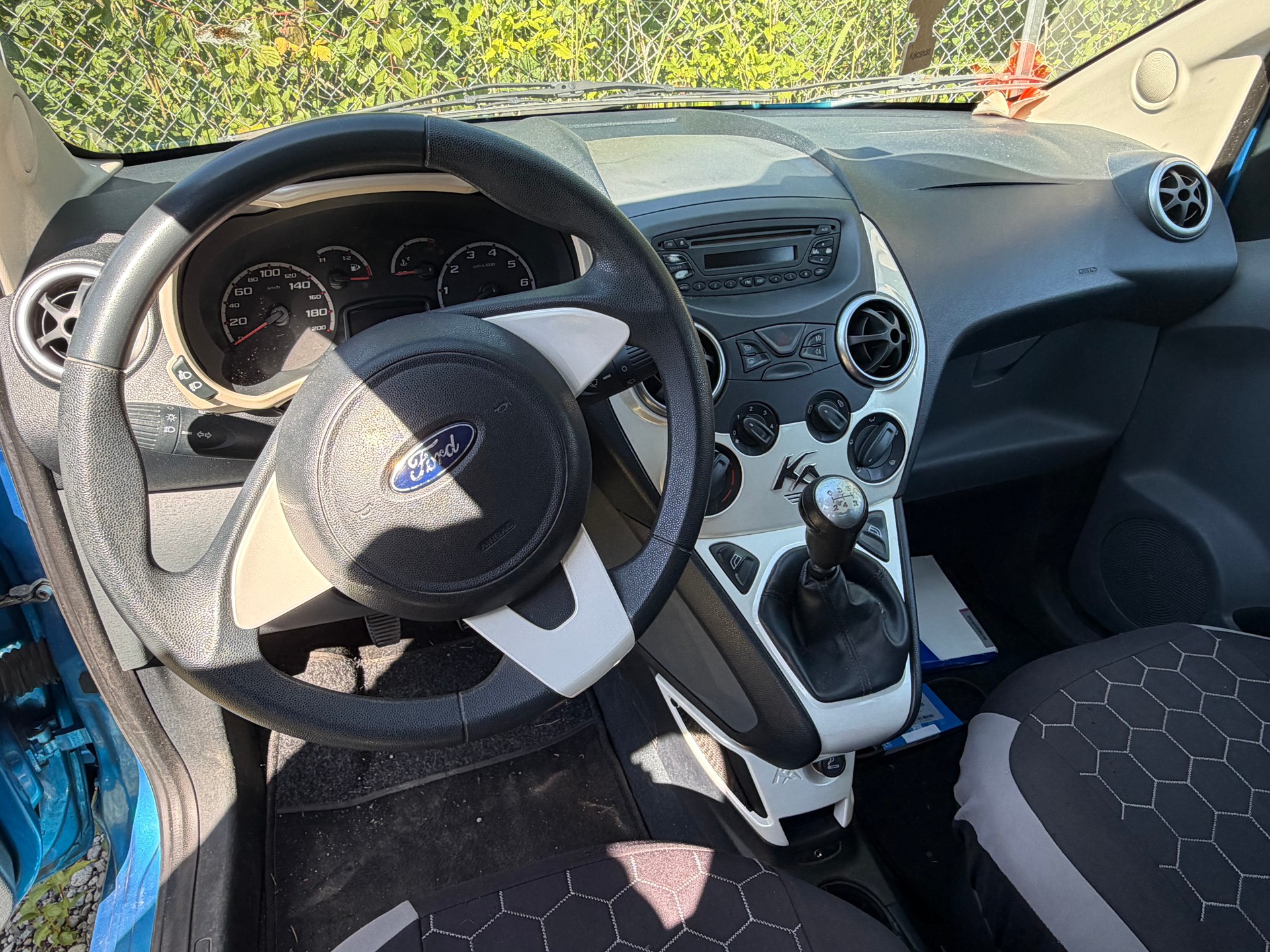 FORD KA 1.25 Titanium-image-6