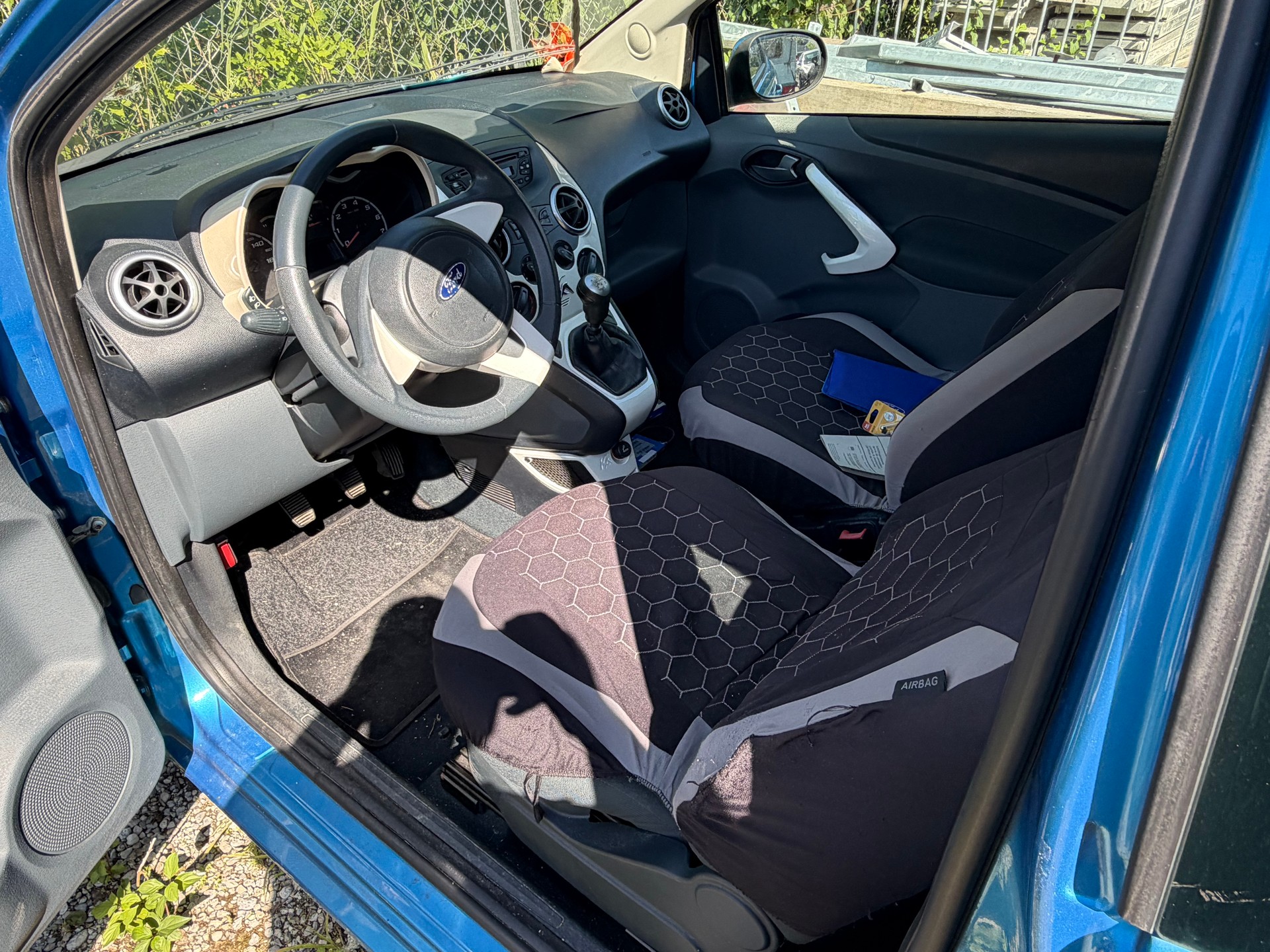 FORD KA 1.25 Titanium-image-4