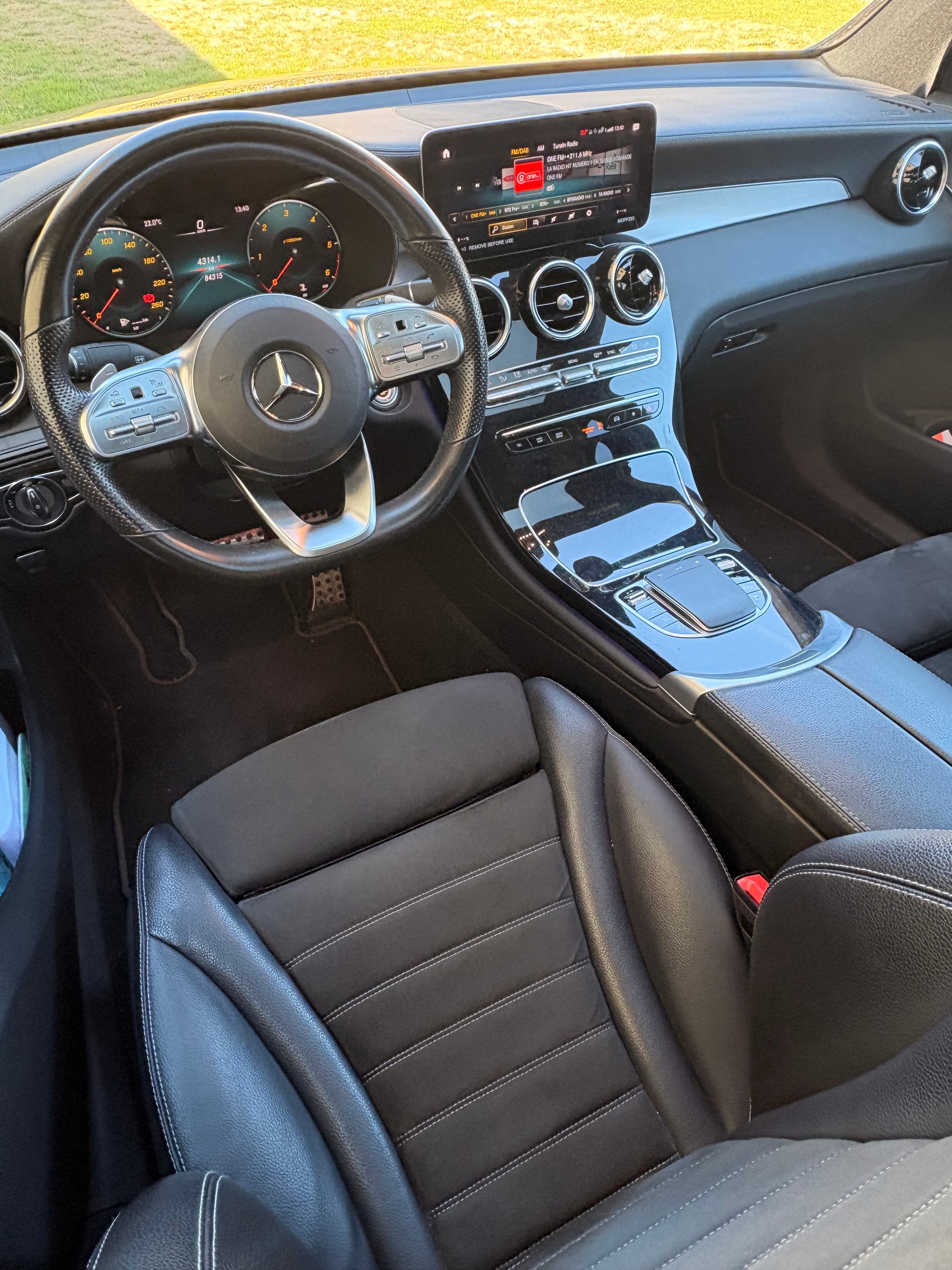 MERCEDES-BENZ GLC 220 d AMG Line 4m-image-2