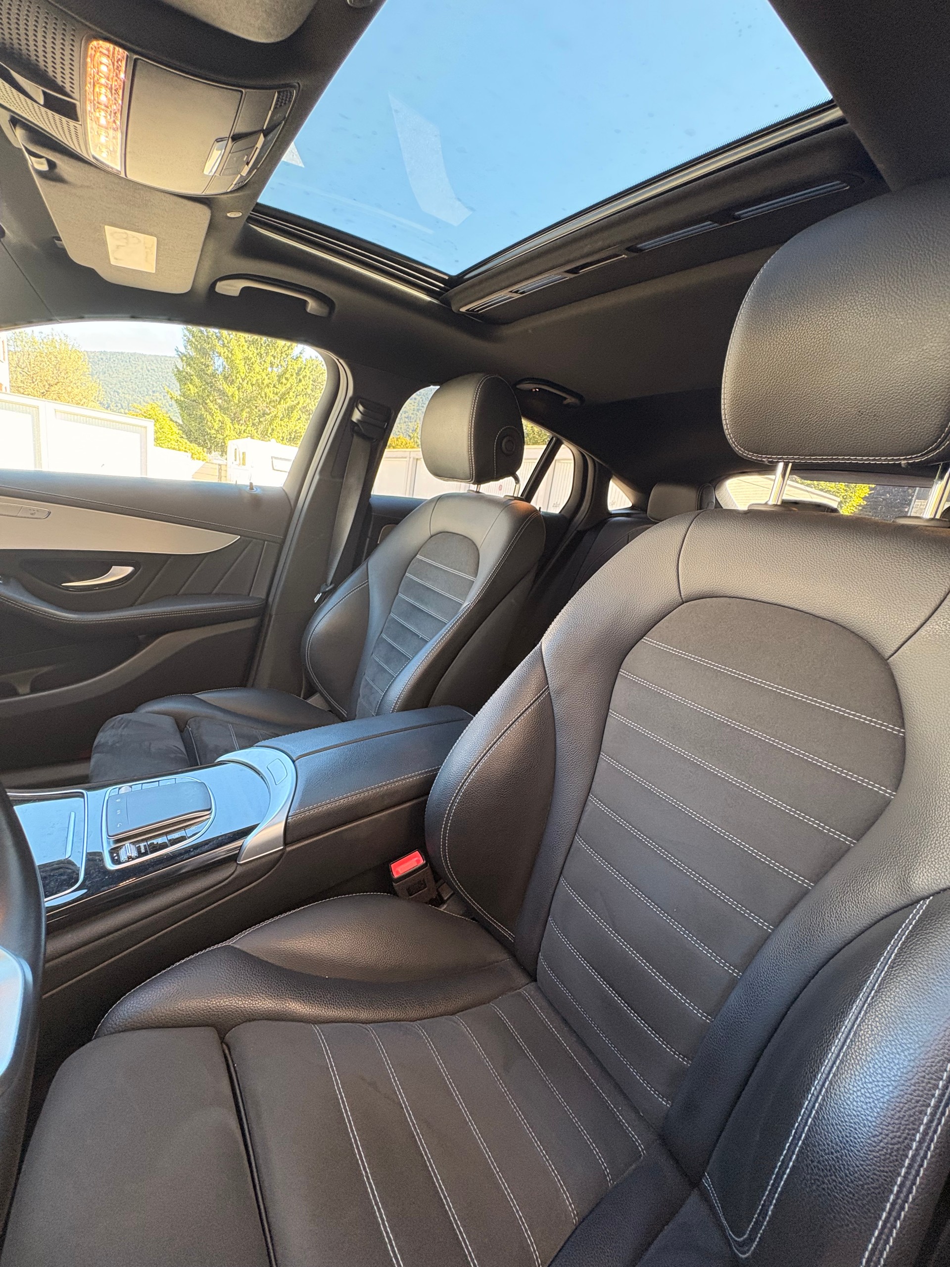 MERCEDES-BENZ GLC 220 d AMG Line 4m-image-4