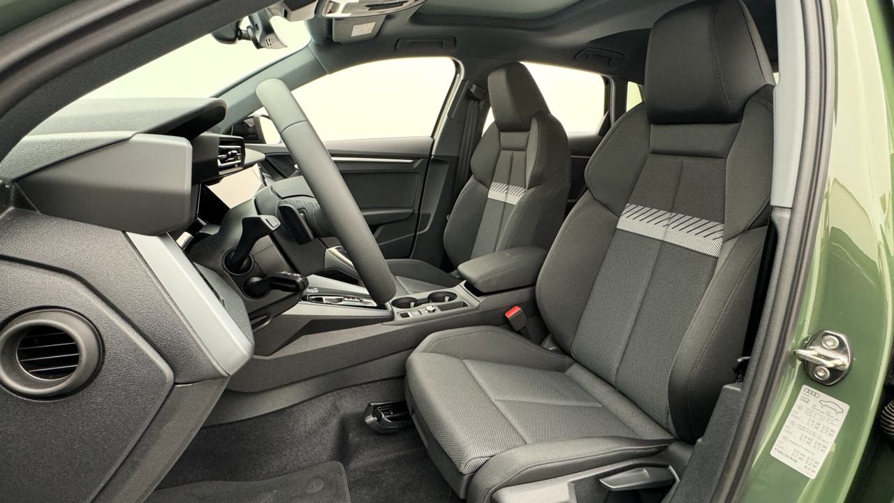AUDI A3 Sportback TFSI 150 kW quattro S line S tronic-image-4