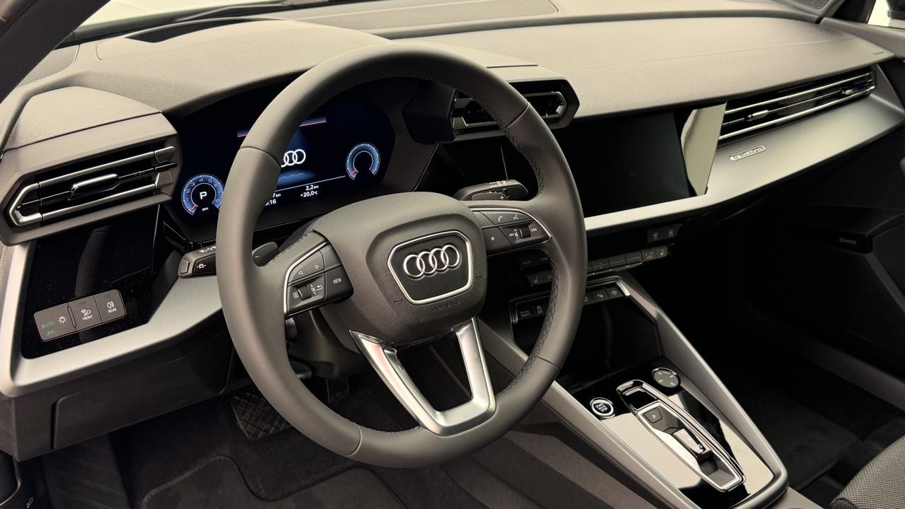 AUDI A3 Sportback TFSI 150 kW quattro S line S tronic-image-6