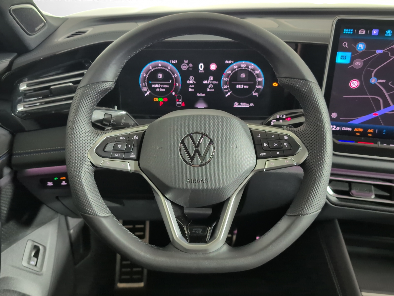 VW Tiguan 2.0 TSI DSG R-Line 4Motion-image-10