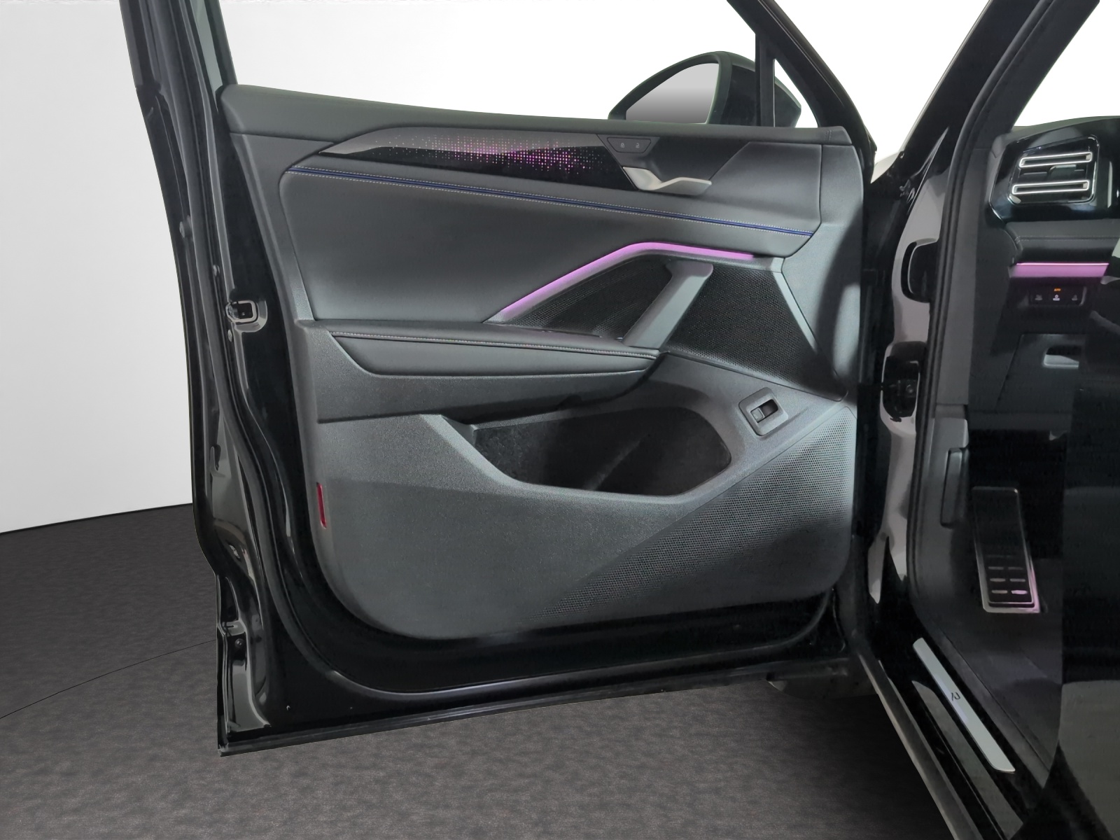 VW Tiguan 2.0 TSI DSG R-Line 4Motion-image-13