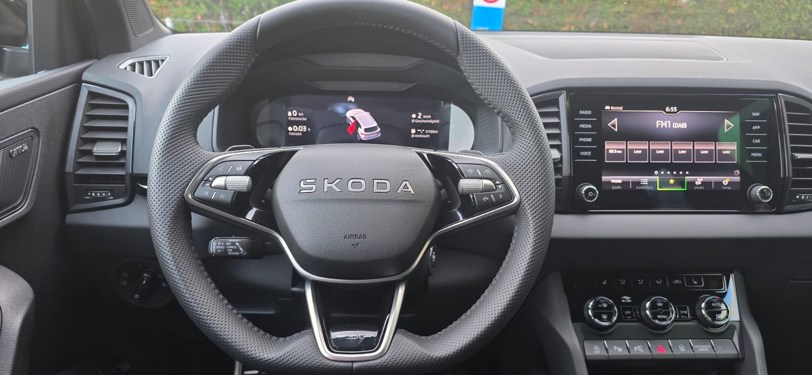 SKODA Karoq 2.0 TSI SportLine 4x4 DSG-image-12