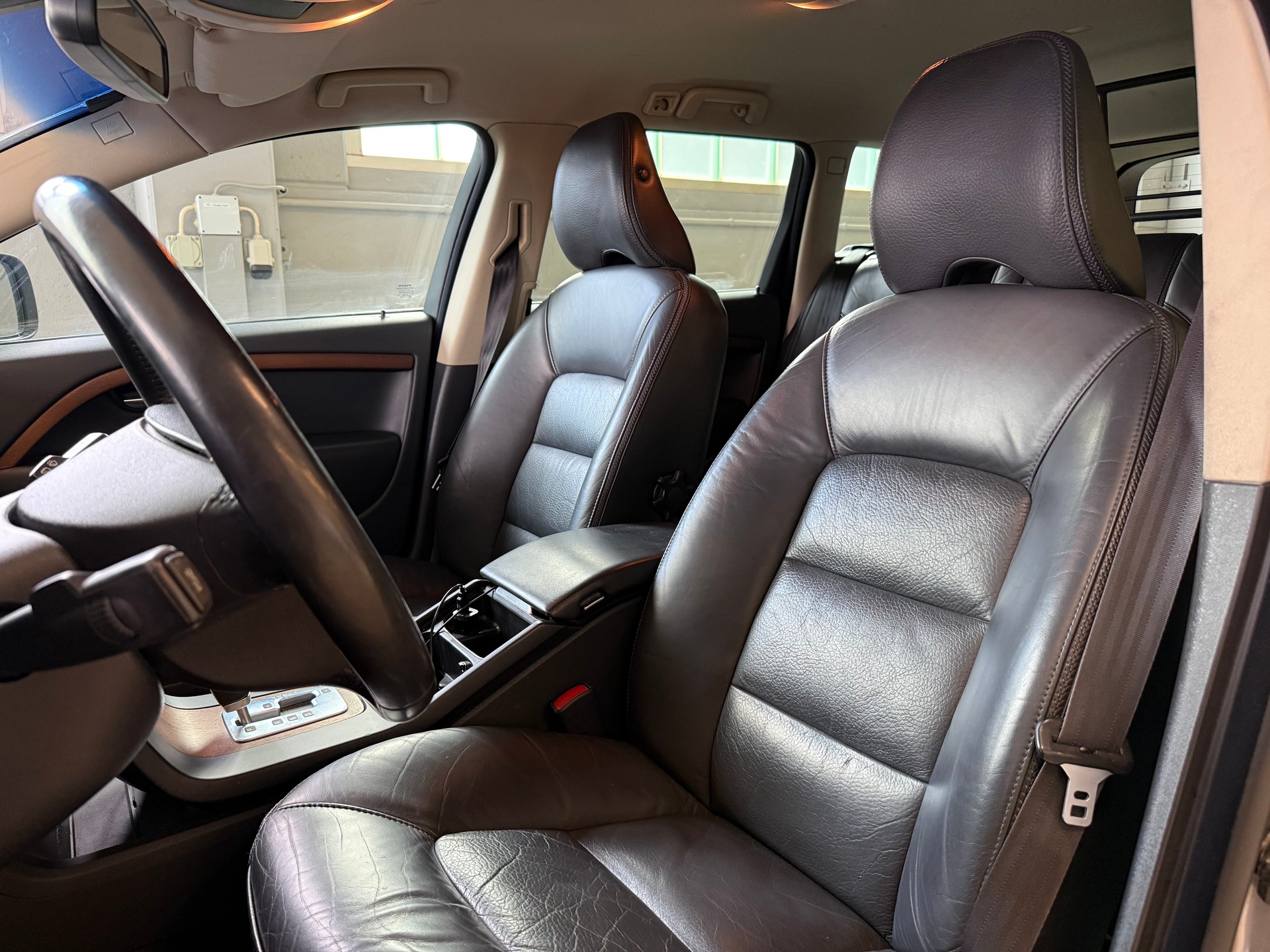 VOLVO XC70 D5 AWD Summum Geartronic-image-11