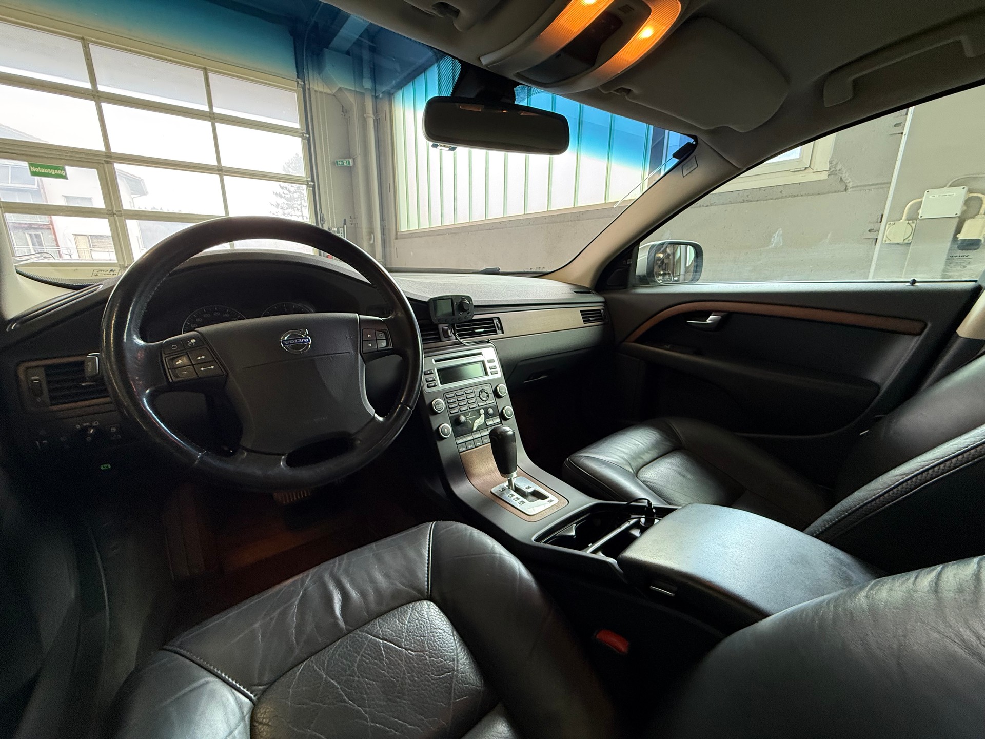 VOLVO XC70 D5 AWD Summum Geartronic-image-12