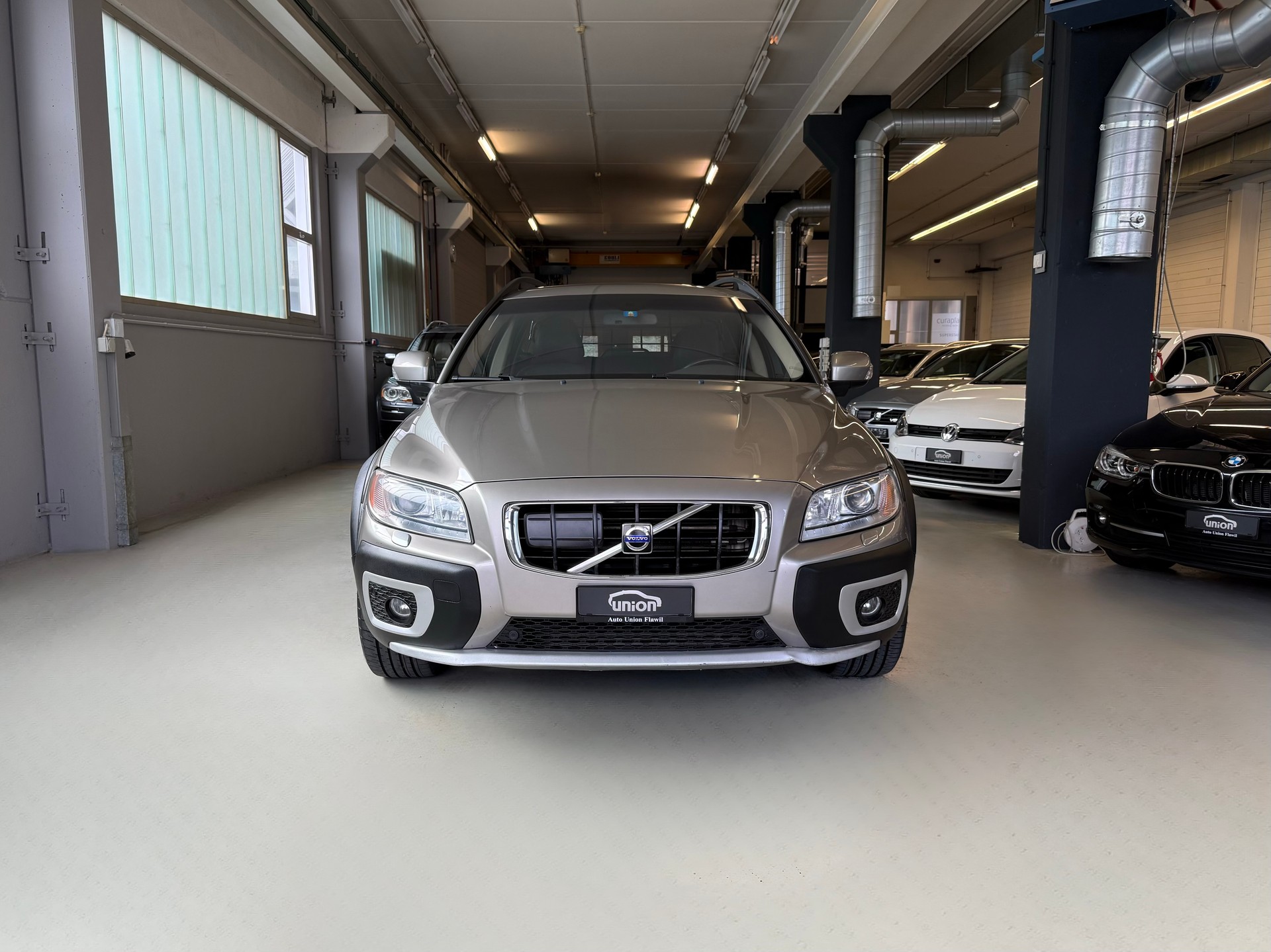 VOLVO XC70 D5 AWD Summum Geartronic-image-2