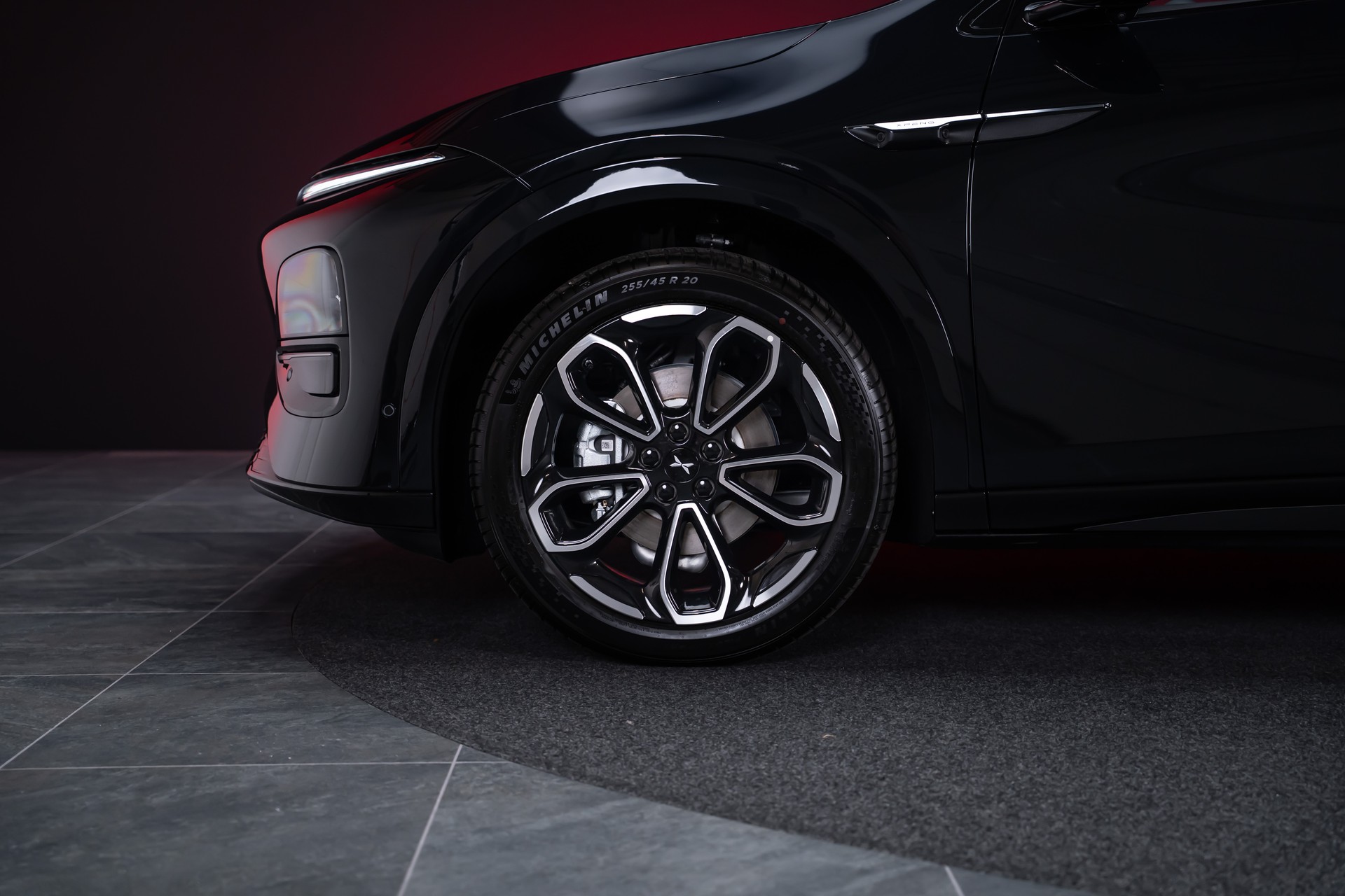 XPENG G6 80kWh Performance AWD / Anhängerkupplung schwenkbar / Panoramadach / 360° Kamera-image-40