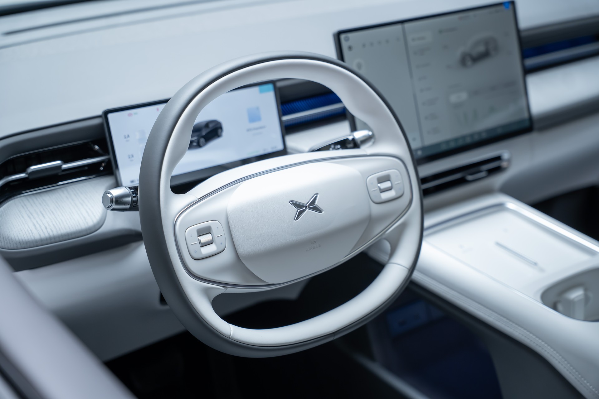XPENG G6 80kWh Performance AWD / Anhängerkupplung schwenkbar / Panoramadach / 360° Kamera-image-11