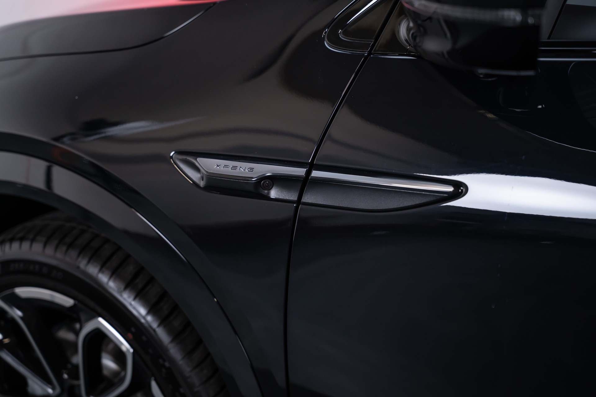 XPENG G6 80kWh Performance AWD / Anhängerkupplung schwenkbar / Panoramadach / 360° Kamera-image-37