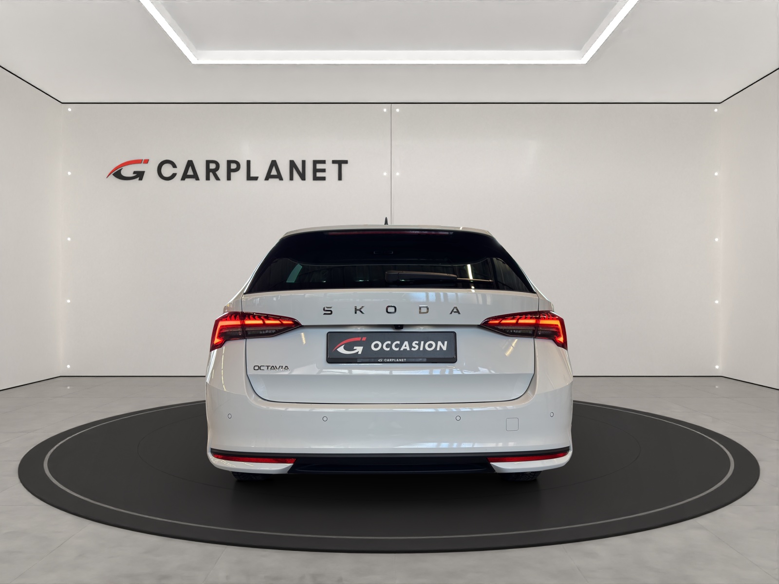 SKODA Octavia Combi 1.5 TSI Selection DSG-image-2