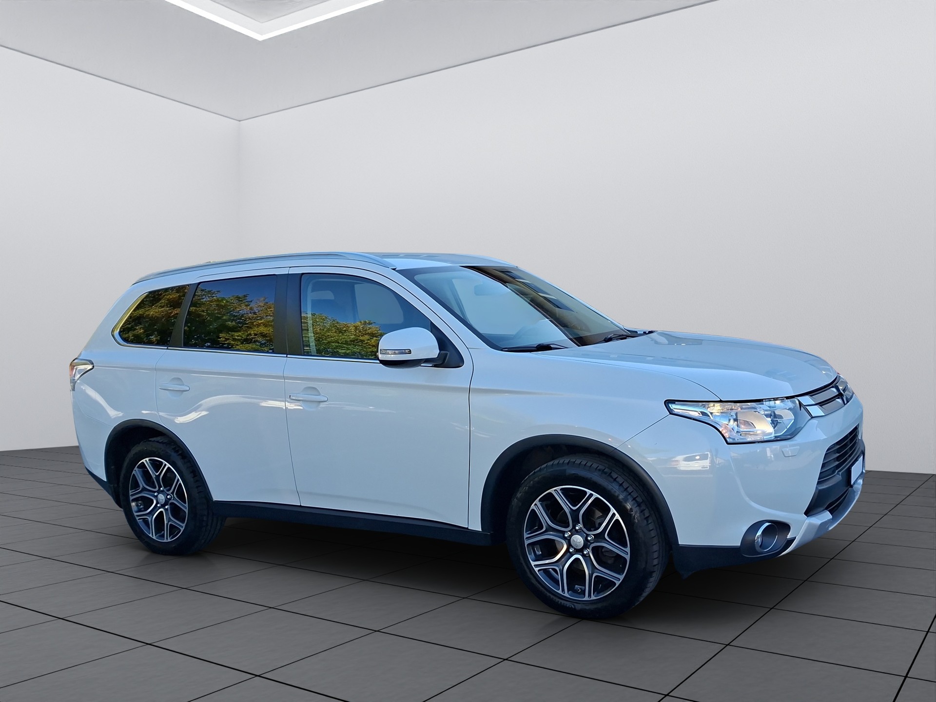 MITSUBISHI Outlander 2.2 DID Intense Safety 4WD Automatic-image-7