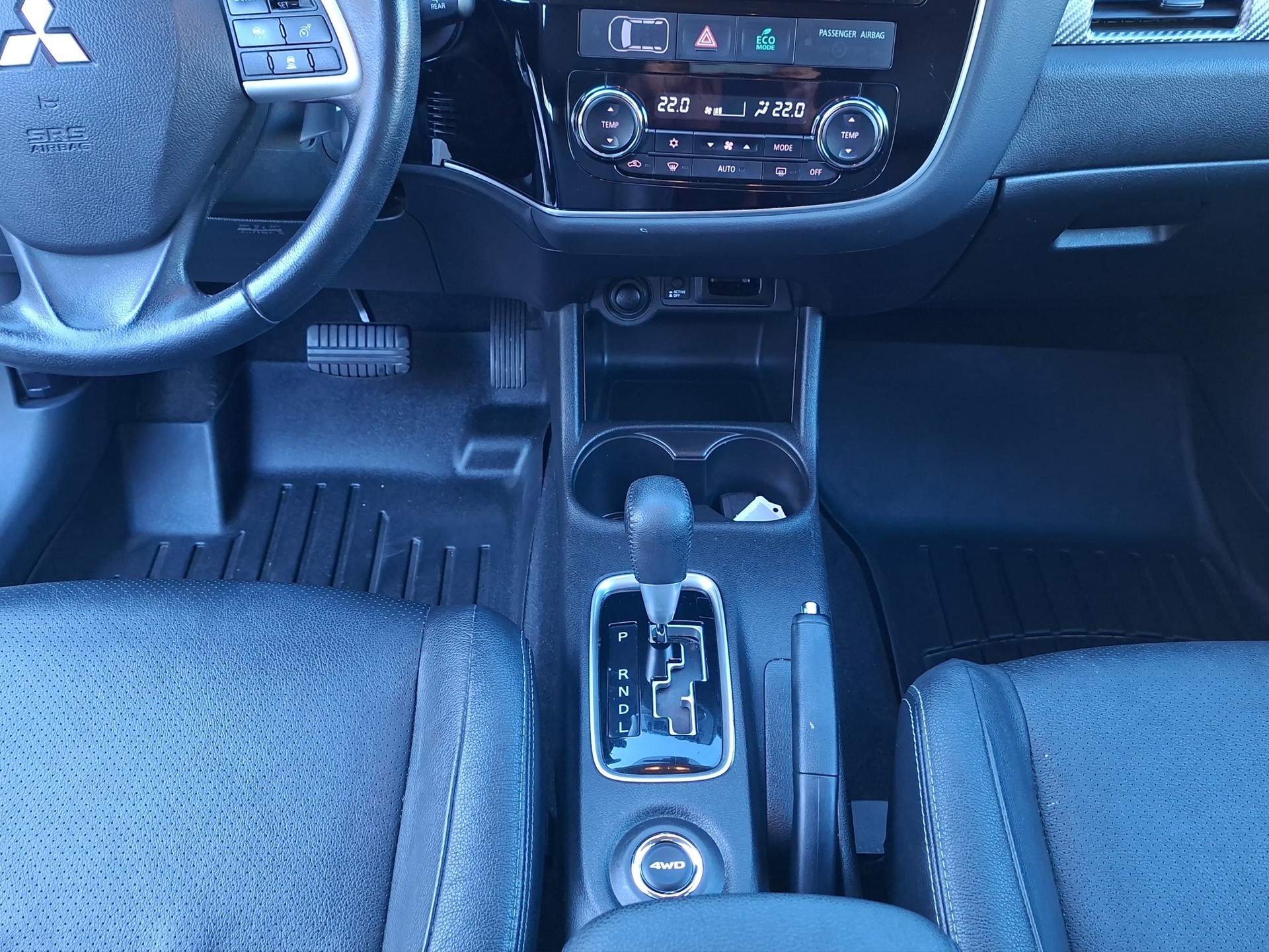 MITSUBISHI Outlander 2.2 DID Intense Safety 4WD Automatic-image-15