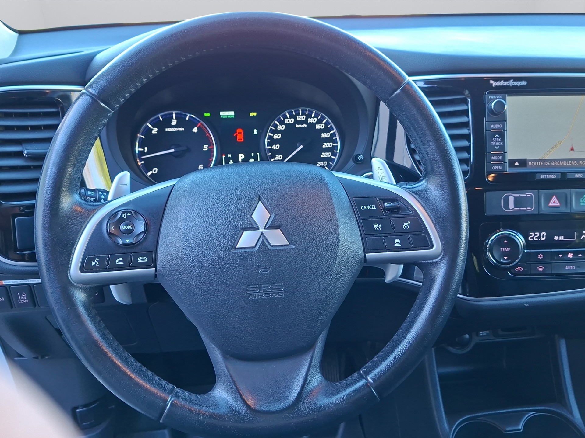 MITSUBISHI Outlander 2.2 DID Intense Safety 4WD Automatic-image-11