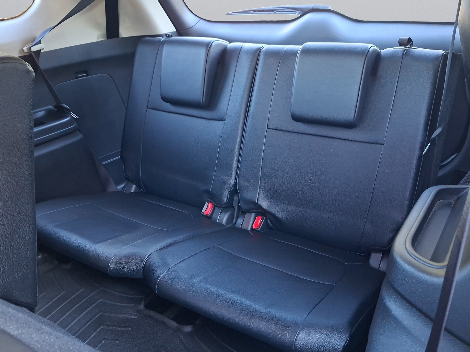 MITSUBISHI Outlander 2.2 DID Intense Safety 4WD Automatic-image-23