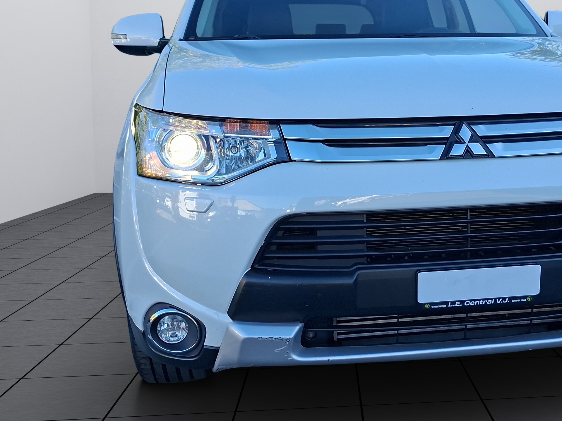 MITSUBISHI Outlander 2.2 DID Intense Safety 4WD Automatic-image-8