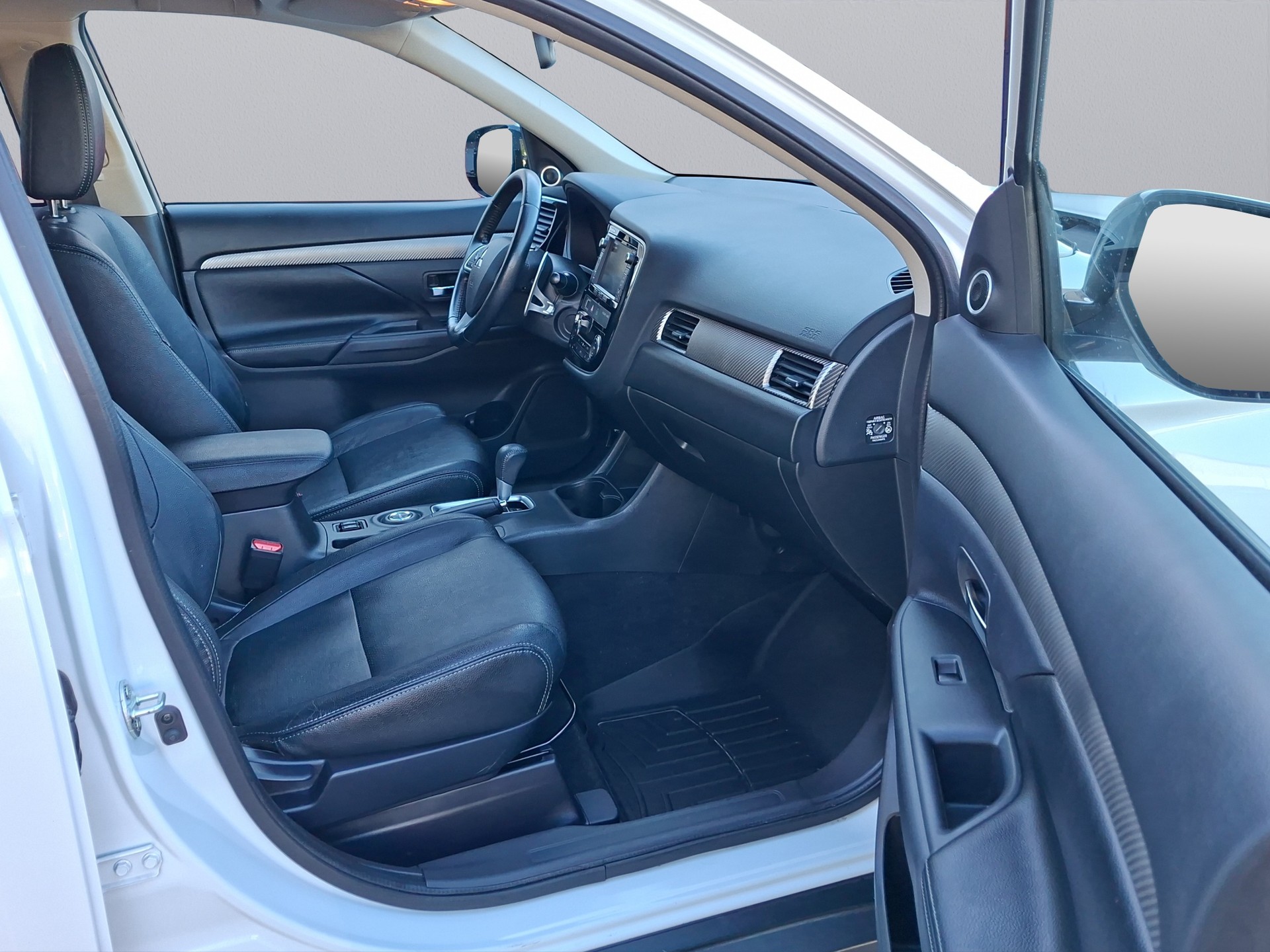 MITSUBISHI Outlander 2.2 DID Intense Safety 4WD Automatic-image-19