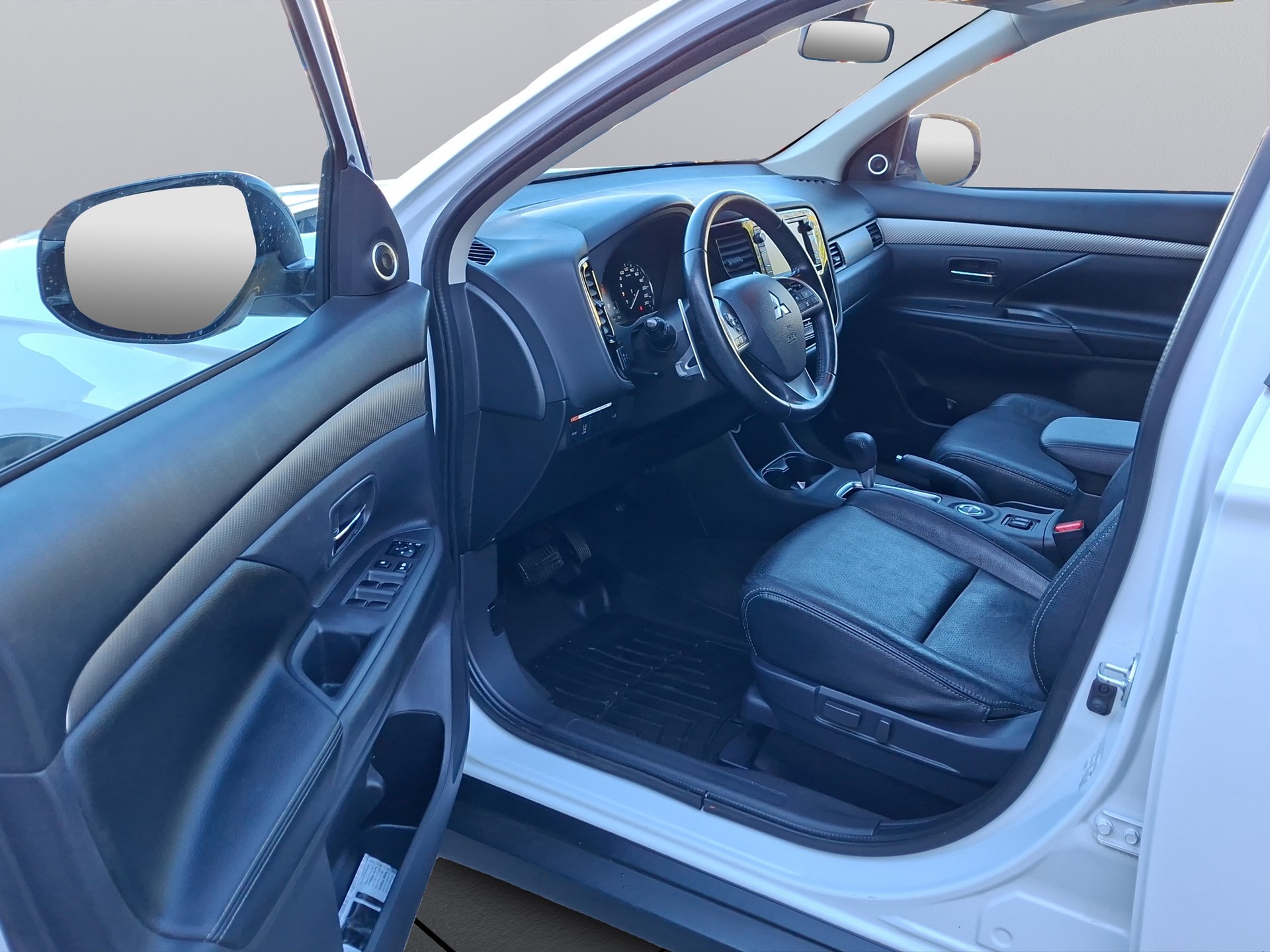 MITSUBISHI Outlander 2.2 DID Intense Safety 4WD Automatic-image-21