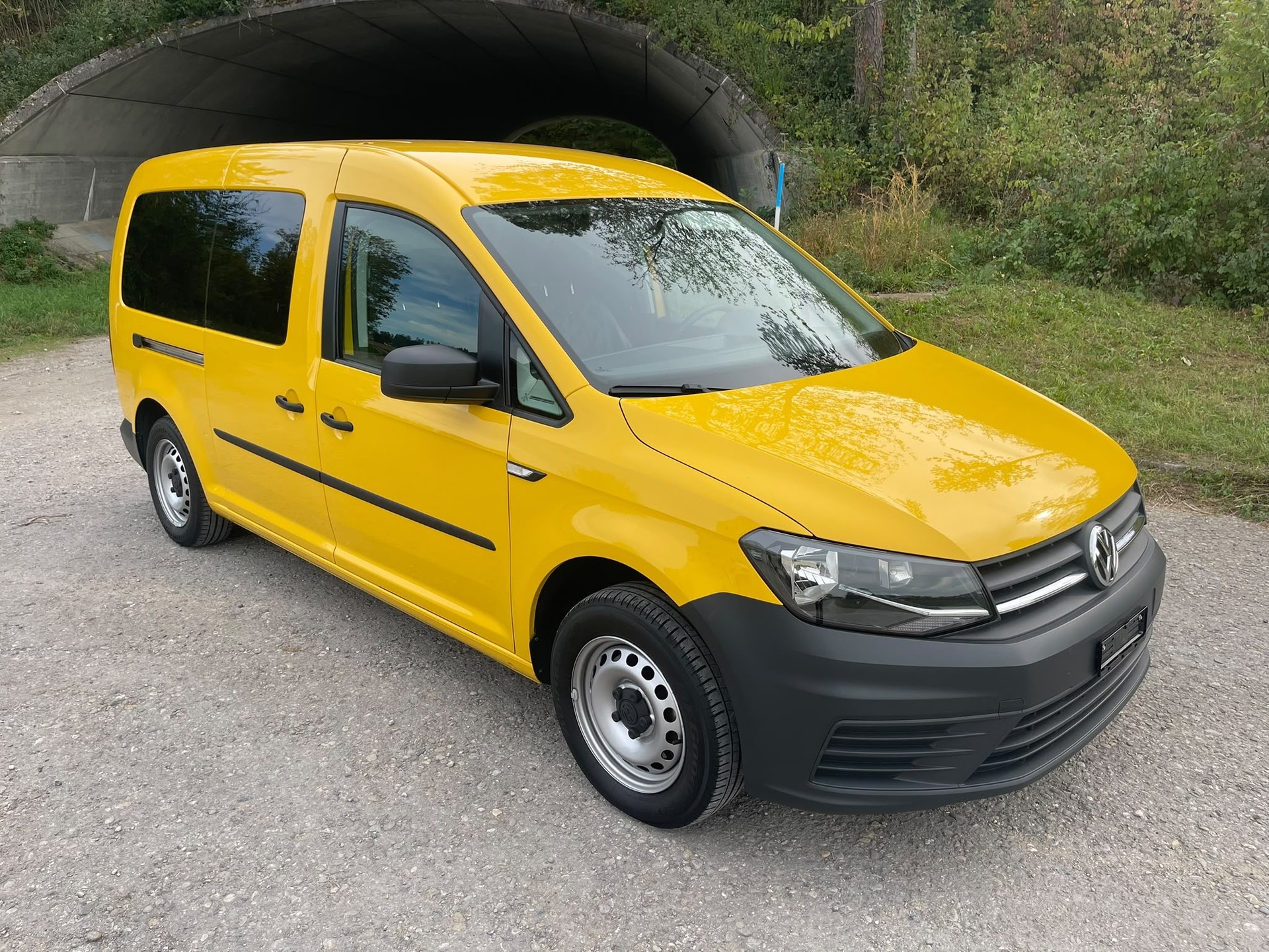 VW Caddy Maxi Saranda Beach-image-7