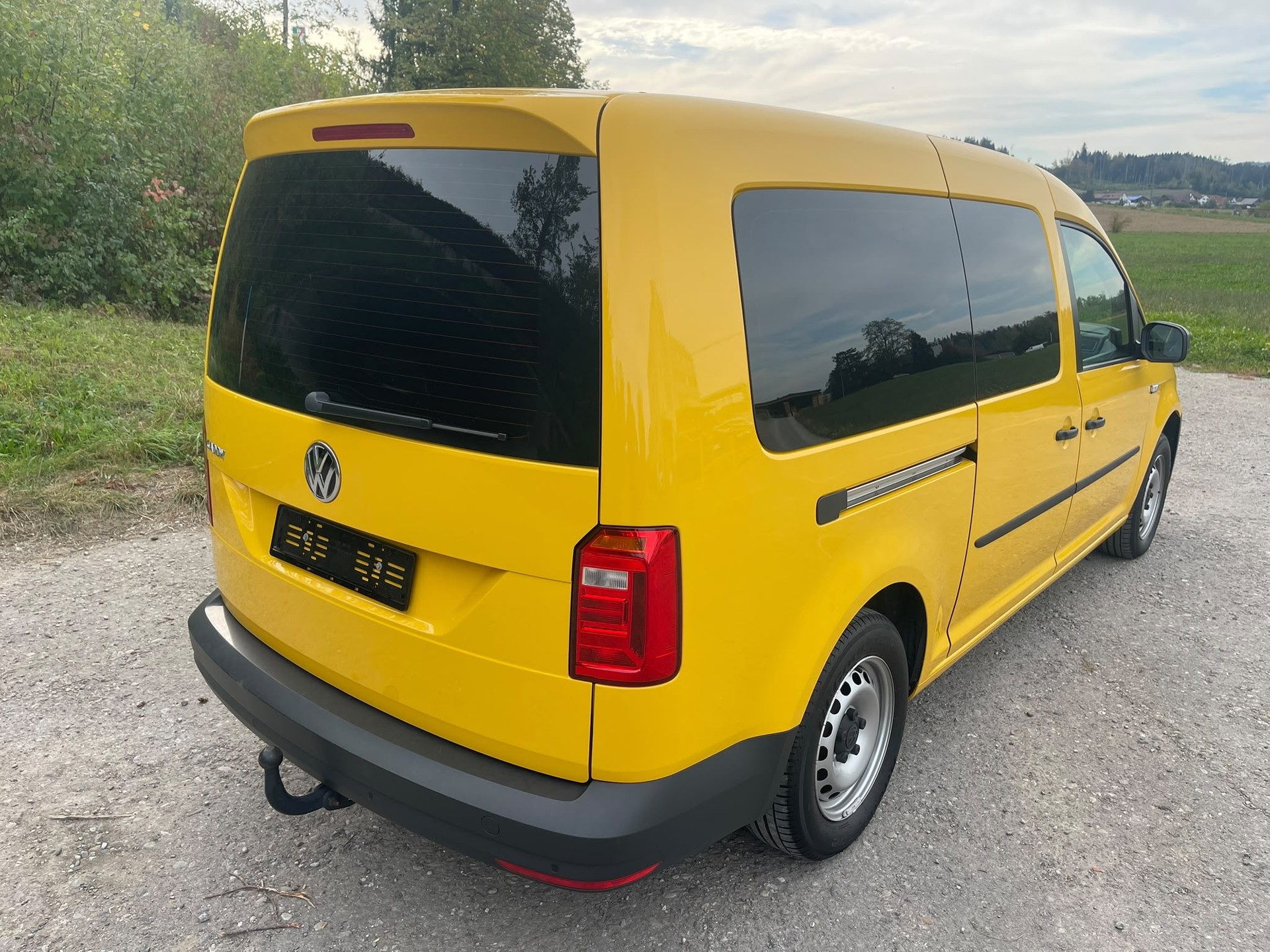 VW Caddy Maxi Saranda Beach-image-8