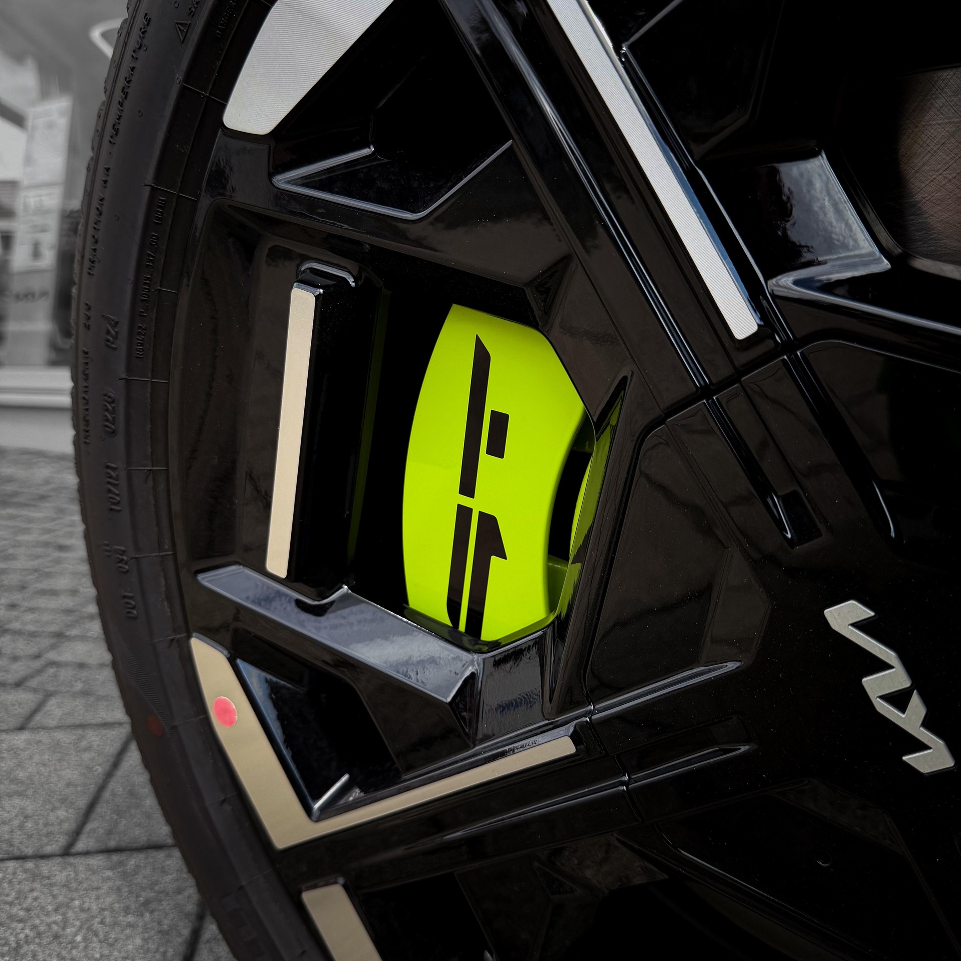 KIA EV3 81 kWh GT 4x4-image-3