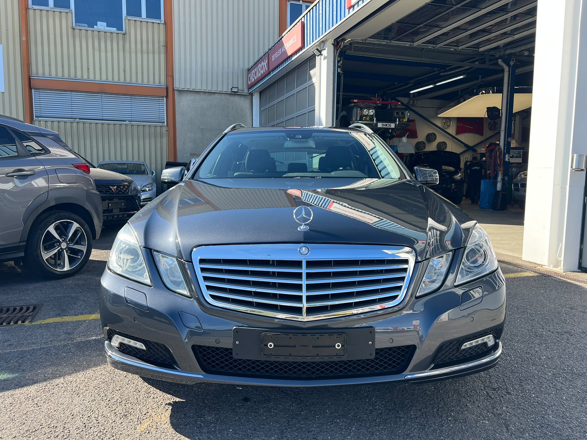 MERCEDES-BENZ E 250 CGI BlueEff Elégance 7G-Tronic-image-1