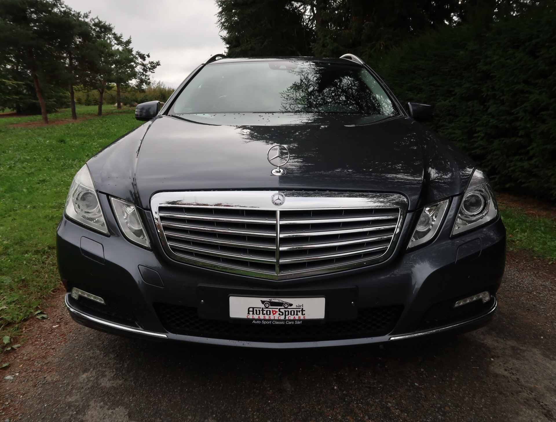 MERCEDES-BENZ E 250 CGI BlueEff Elégance 7G-Tronic-showroom-element-1