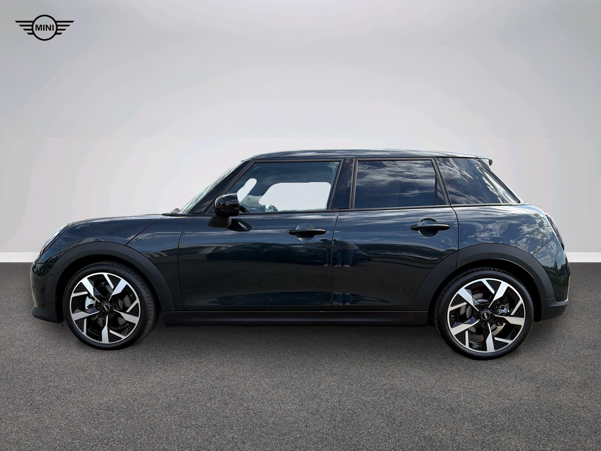 MINI Cooper 5 door C-image-2