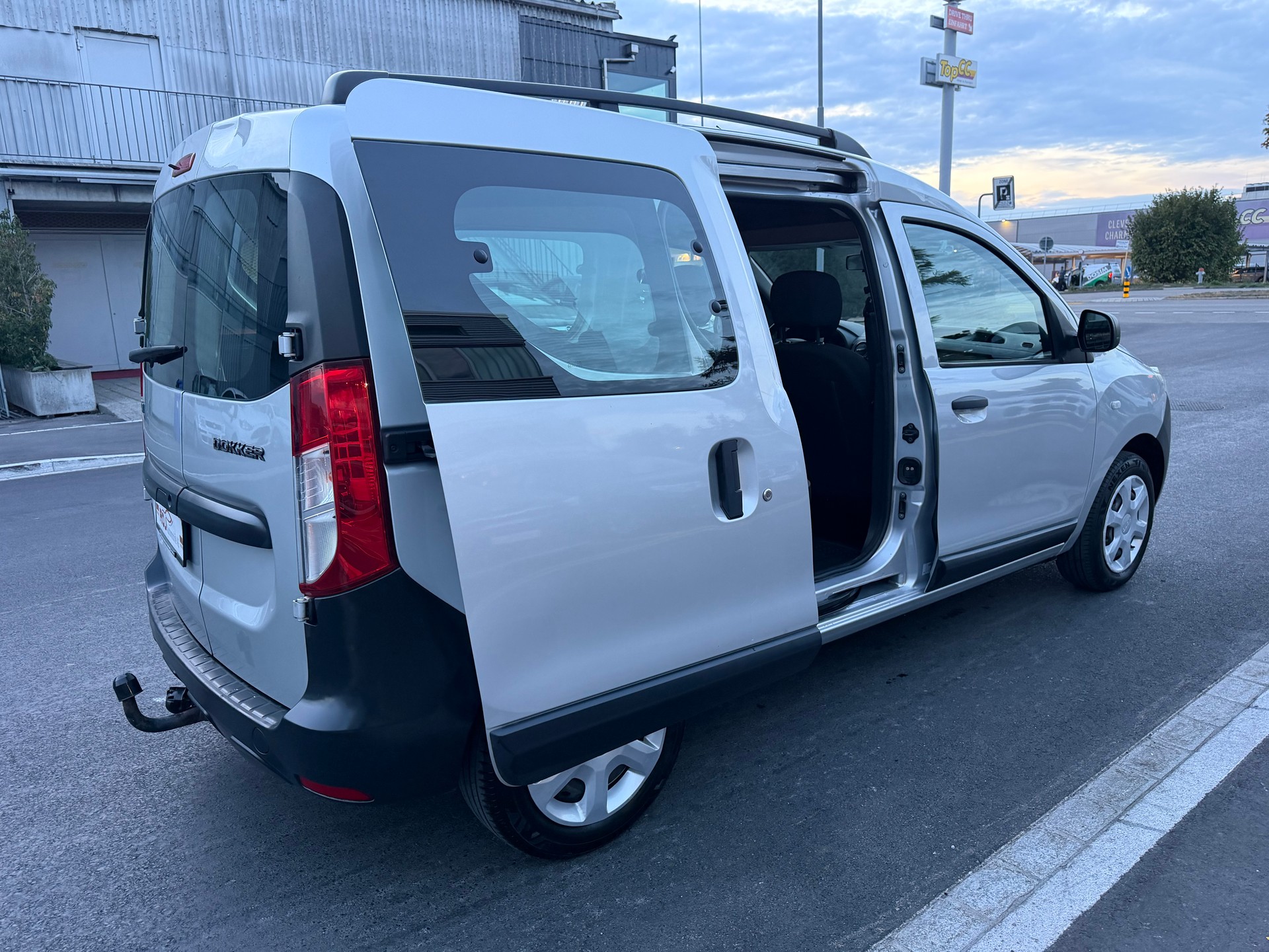 DACIA Dokker 1.6 16V-image-12