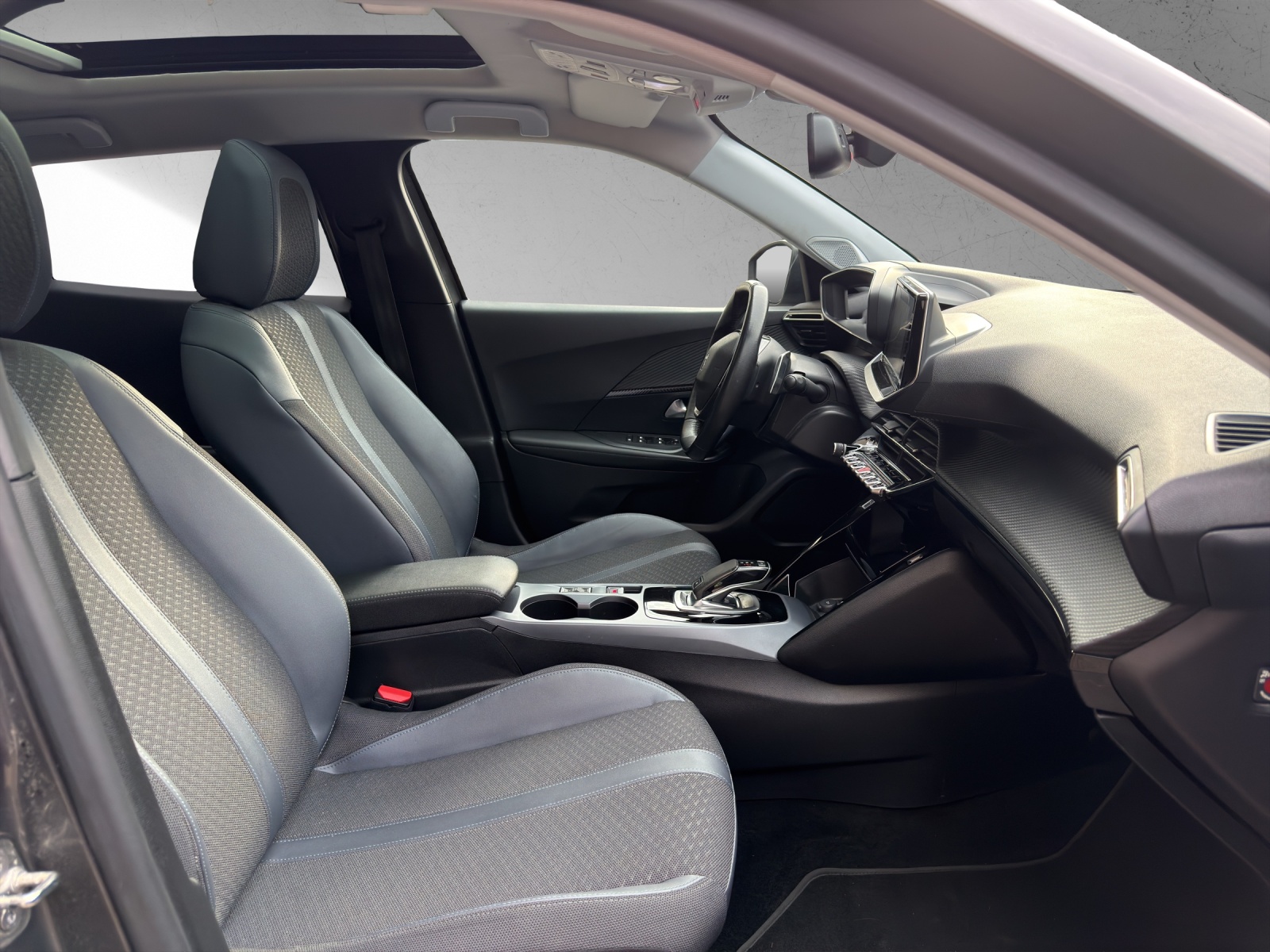 PEUGEOT 2008 1.2 PureTech Allure EAT8-image-13