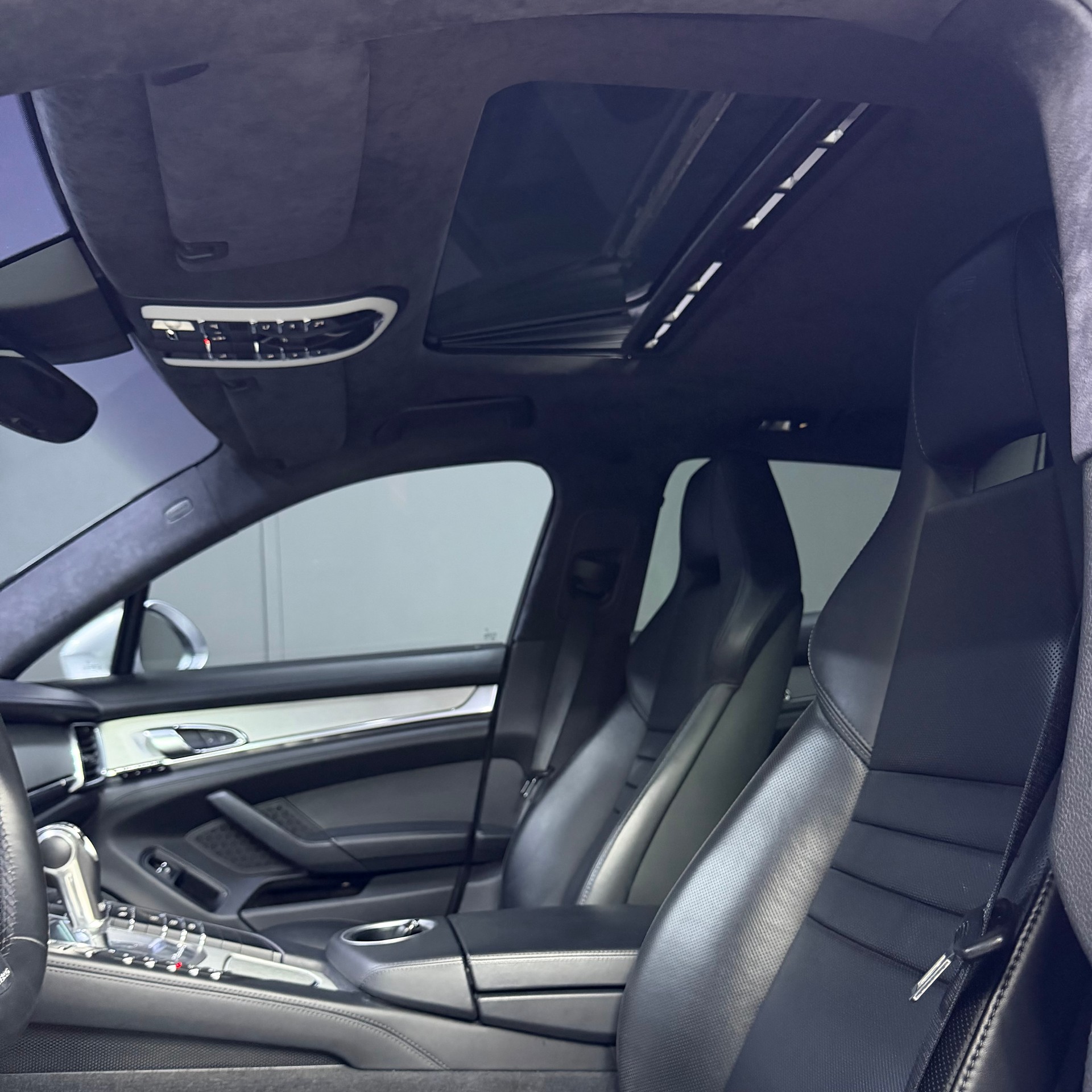 PORSCHE Turbo-image-8