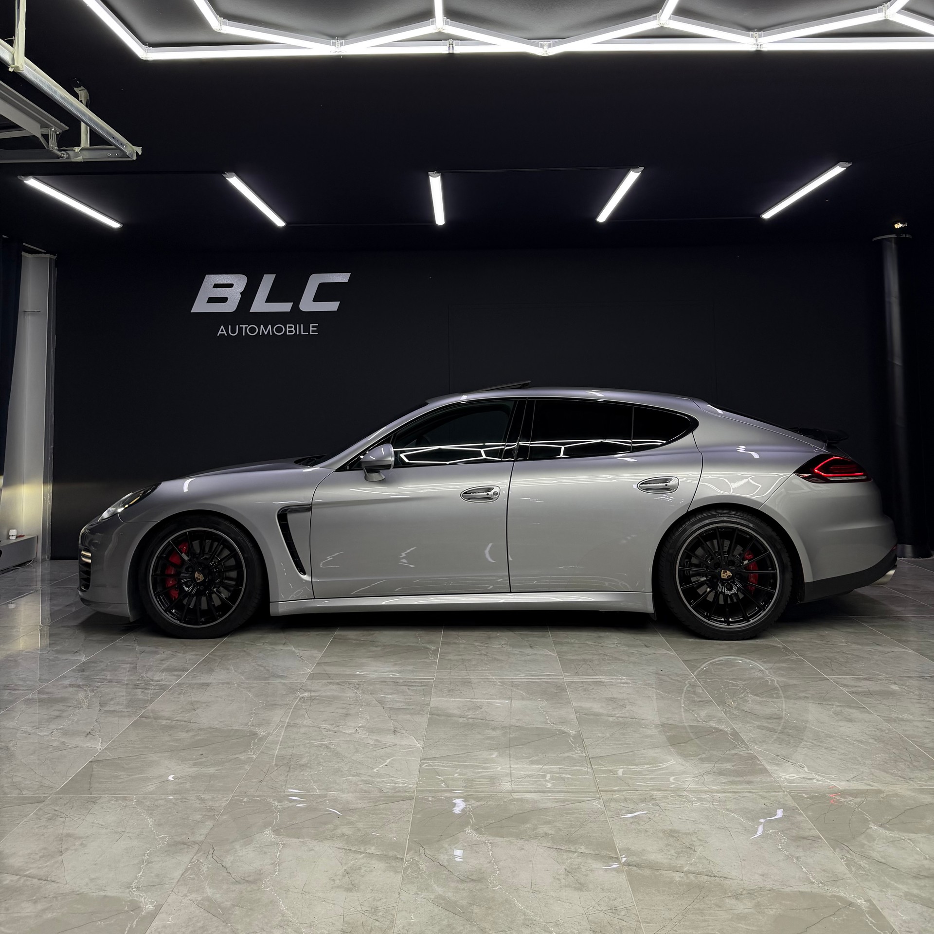 PORSCHE Turbo-image-3