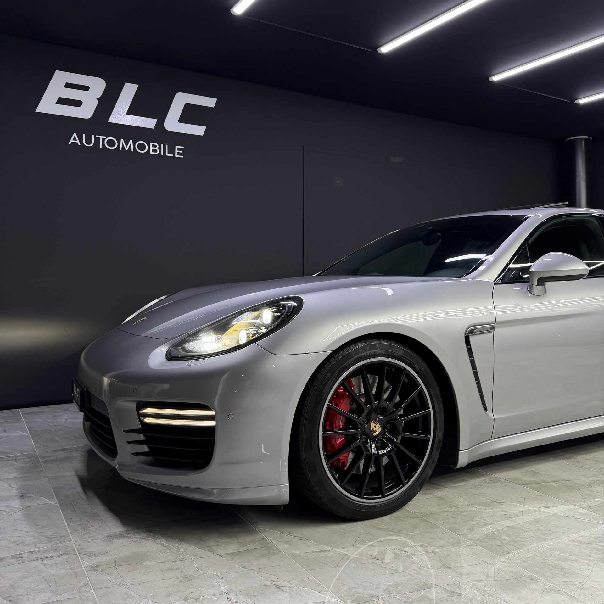 PORSCHE Turbo-image-1