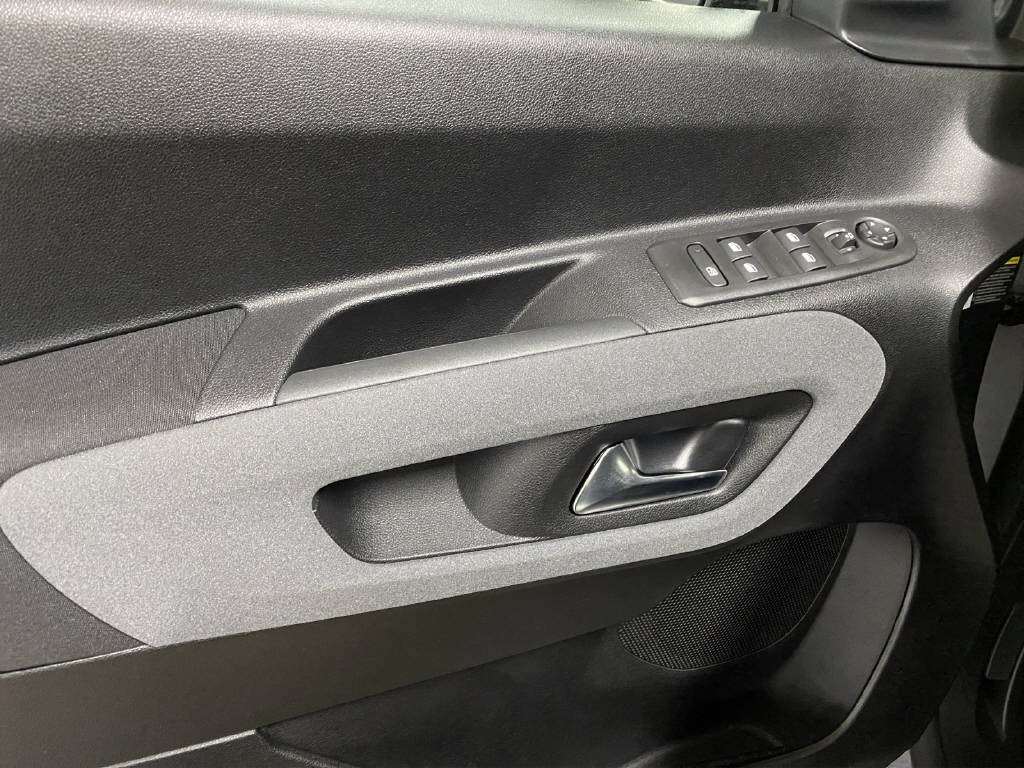 PEUGEOT Rifter 1.5 BlueHDi 130 GT-image-11